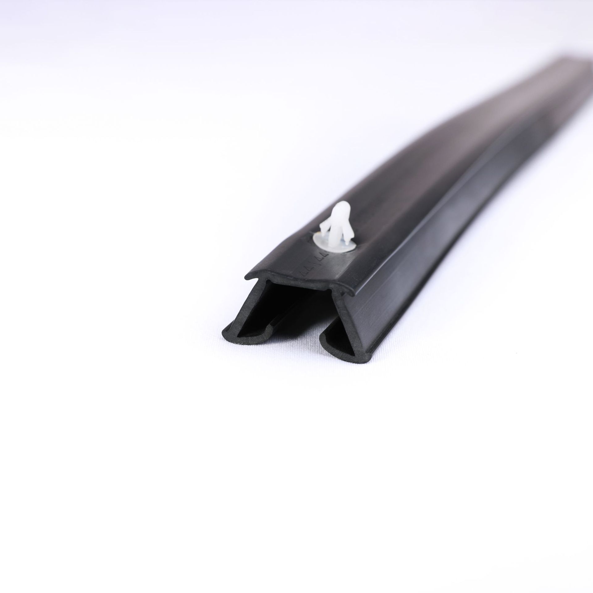 车窗涂层密封条 车身钉扣橡胶条 车门内饰裙板密封条