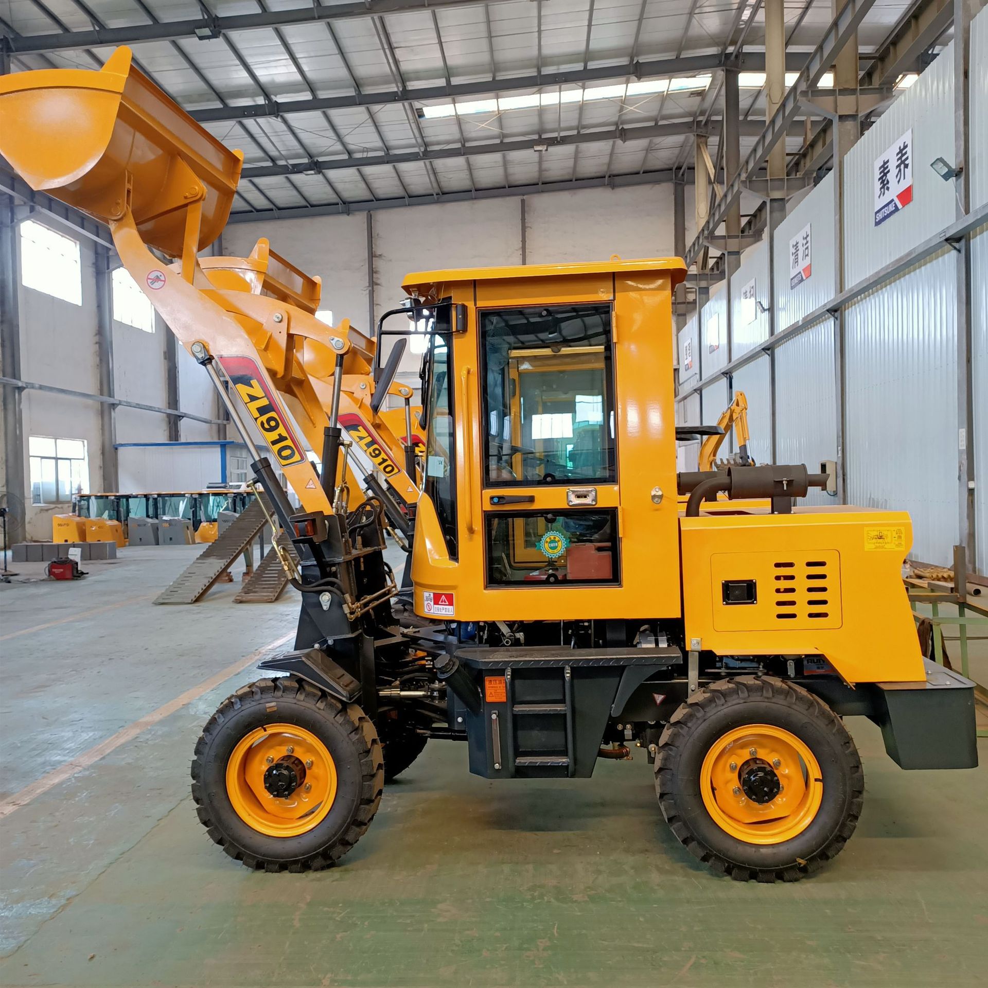 小型轮式装载机 工程910小铲车 液压四驱装载机