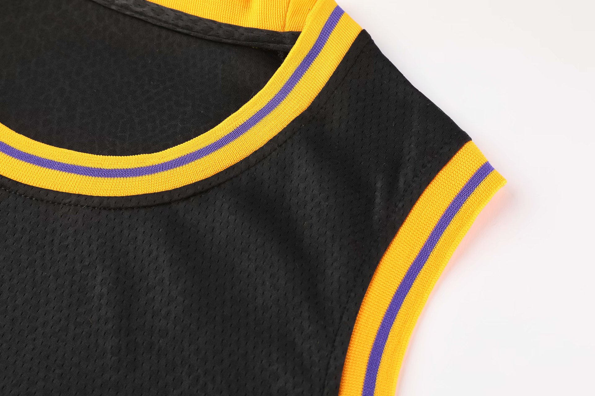 湖人圆领黑蛇皮纹湖人篮球服球衣队服套装球星号双插口袋一件代发