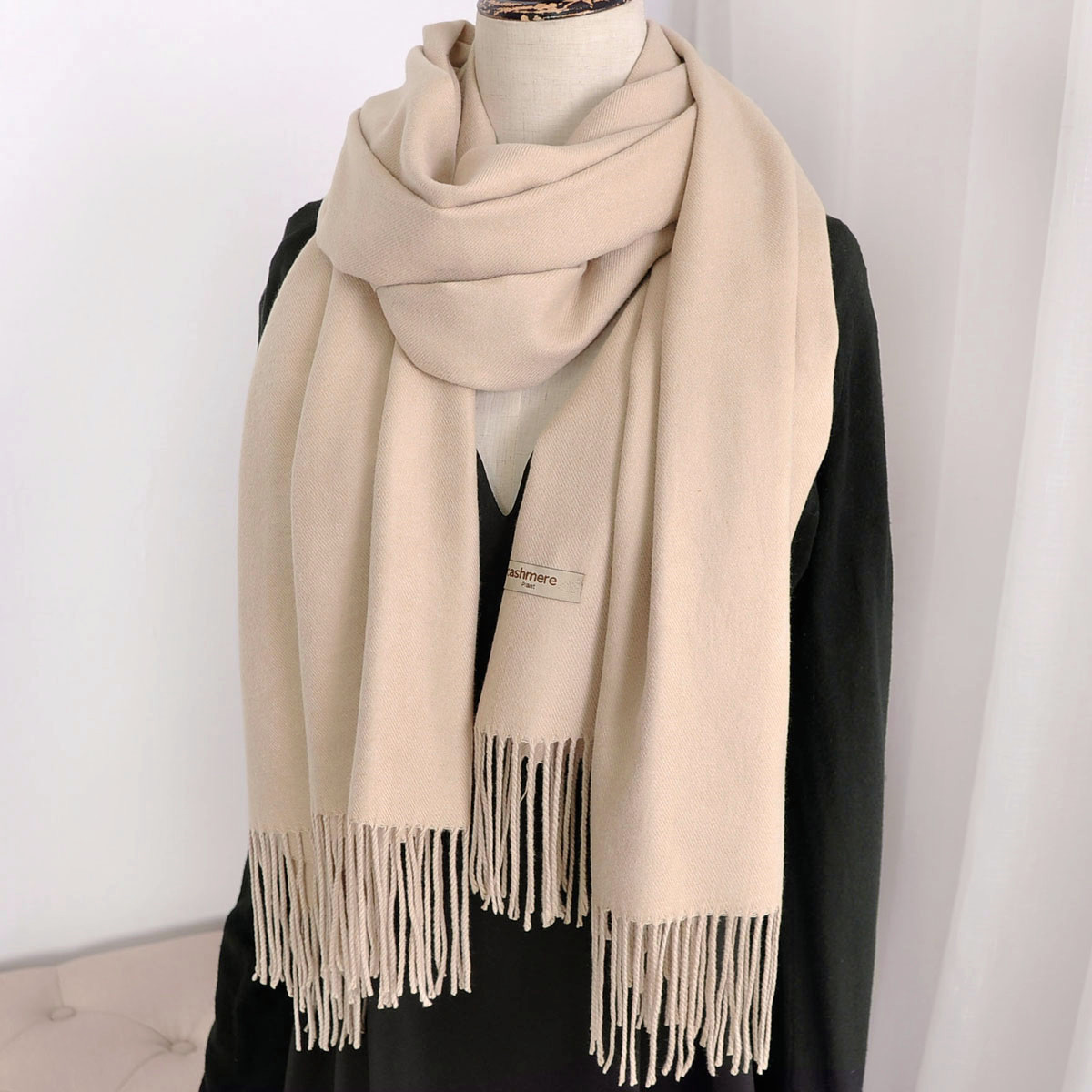 围巾女冬季百搭纯色羊绒长款围巾韩版带流苏穗围脖披肩两用