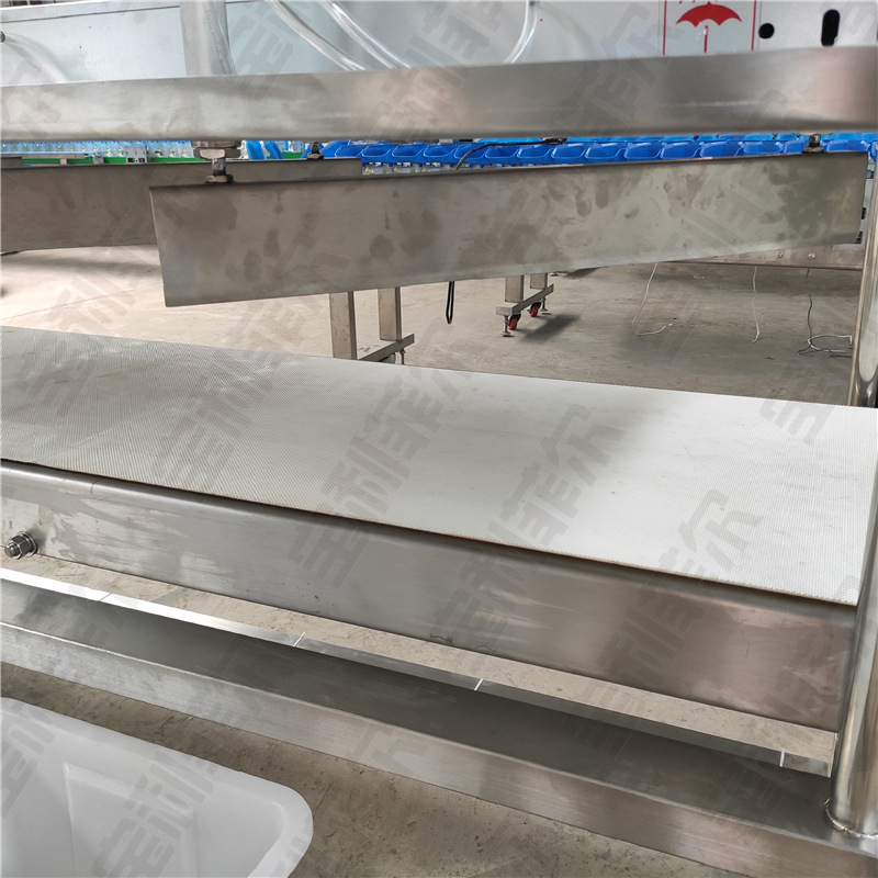 自动称重分选机系列设备: 1)海鲜分级:海参,鲍鱼,鱿鱼,贝类等海鲜自动