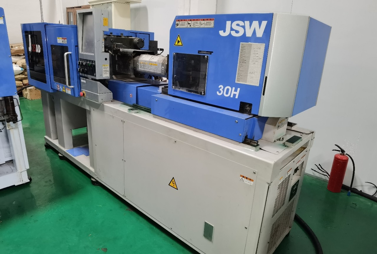 日钢二手注塑机110ad