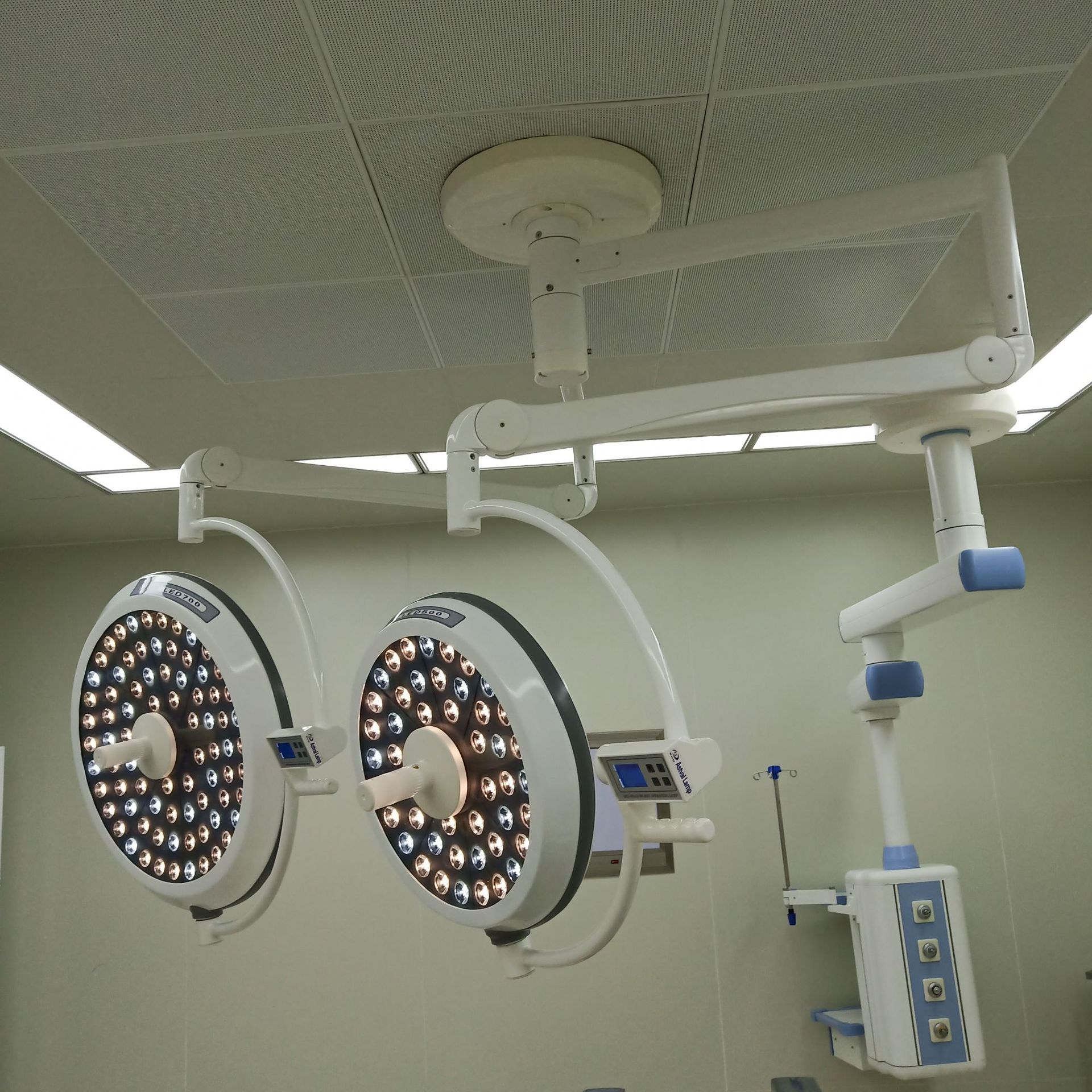 立式手术led无影灯 医用手术室用手术无影灯单头led无影灯优惠