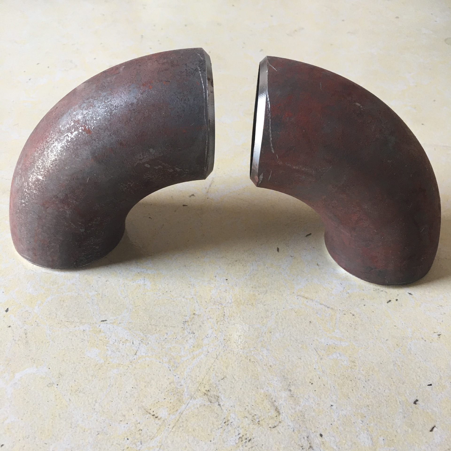 碳钢无缝热压焊接冲压弯头dn150 Φ159*4.5*5*6*7*8*10*12*14*16