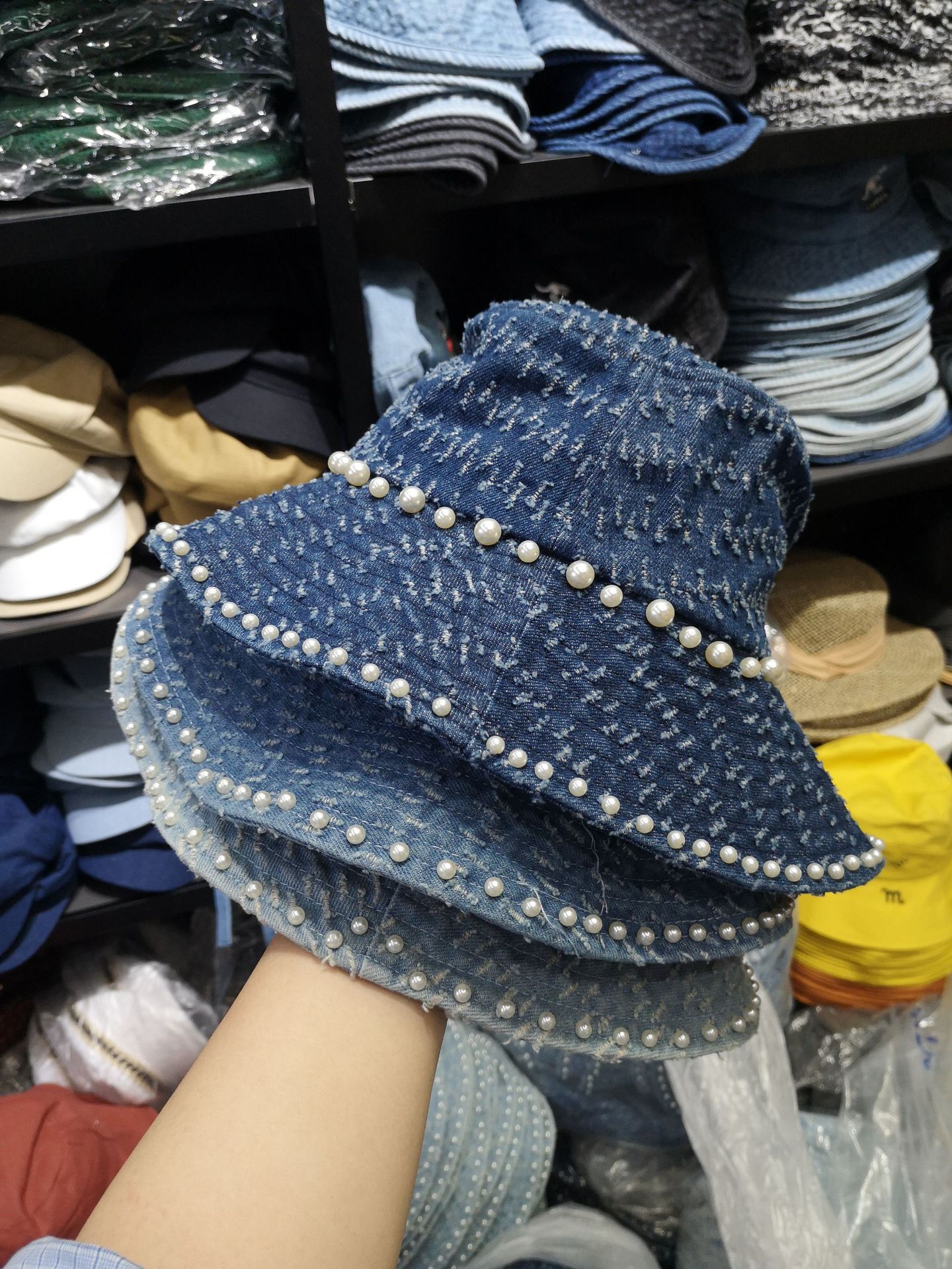 网红款气质珍珠牛仔布帽子女夏天休闲渔夫帽韩版时尚遮阳帽盆帽潮