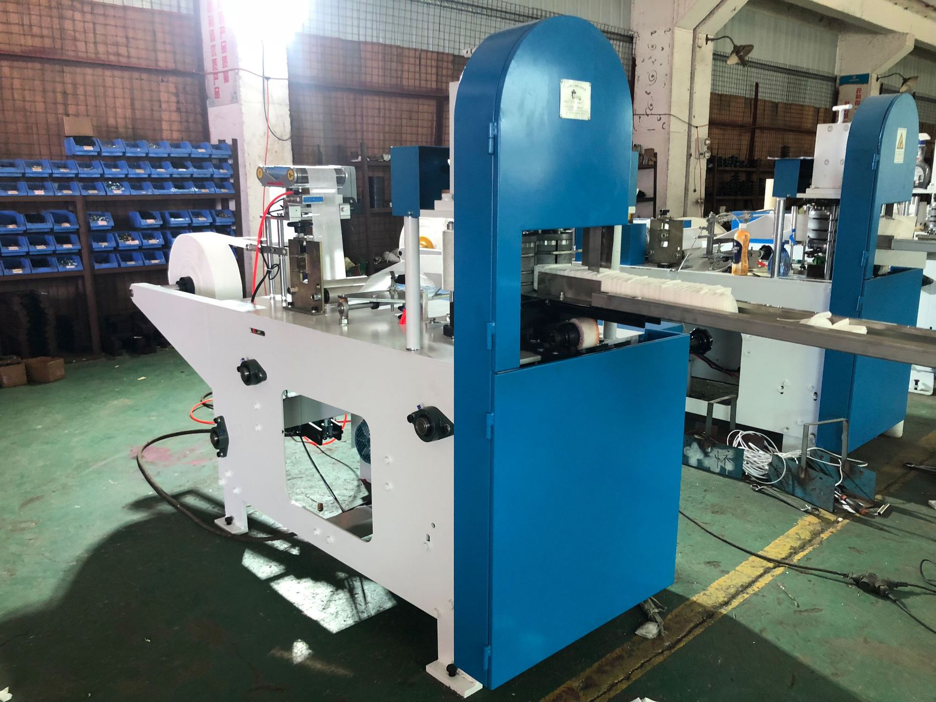 全自动湿敷棉折叠机木乃伊湿敷化妆棉设备专业餐巾机器化妆棉机器