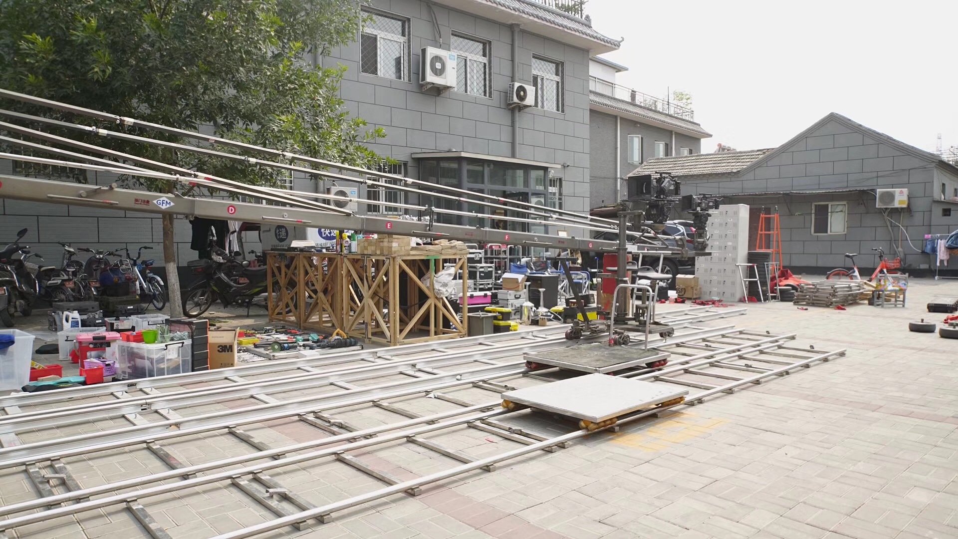 12米载人摇臂gfm/gf8定制摇臂载人可挂云台专业影视重型升降摇臂