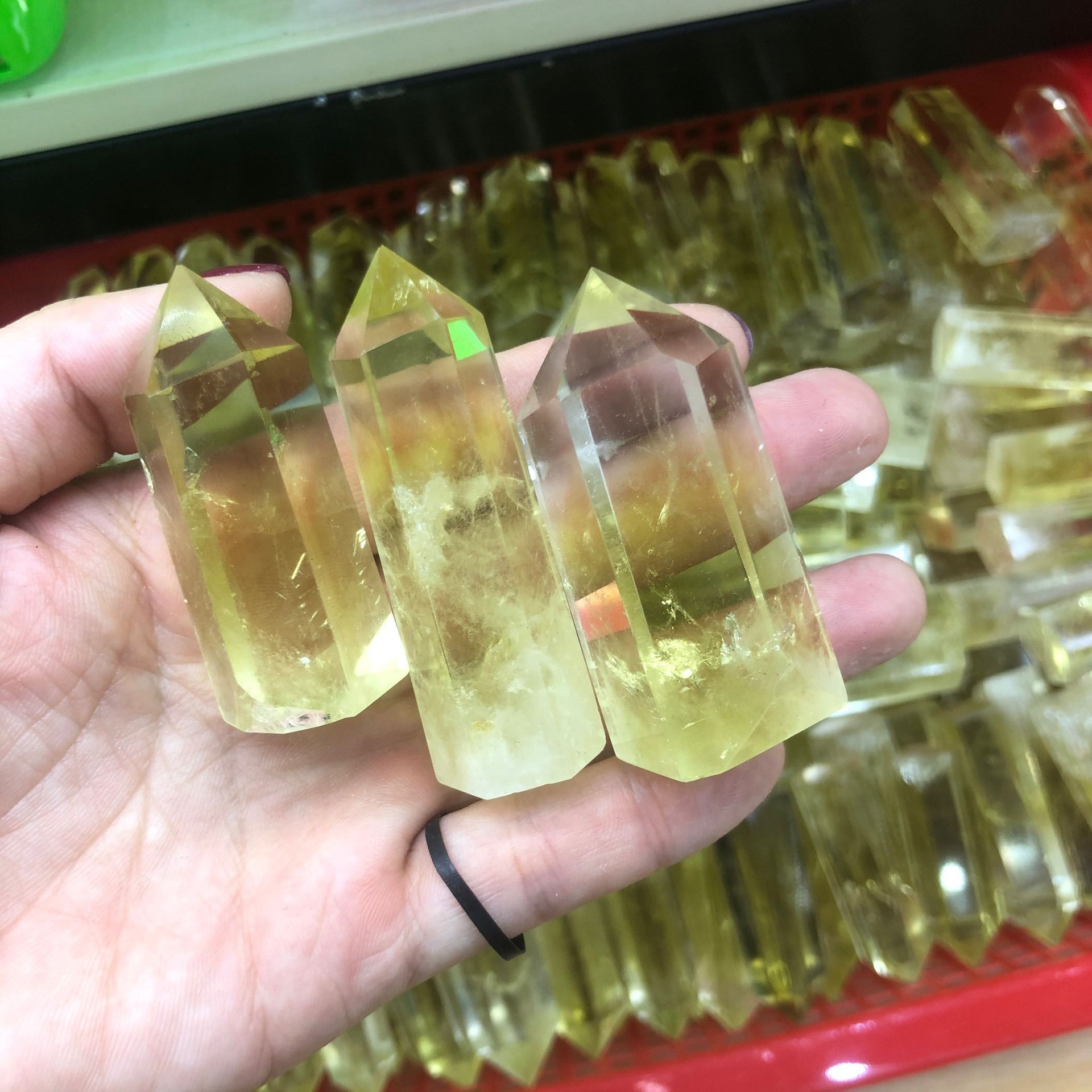 黄水晶单尖水晶柱六棱柱原石打磨