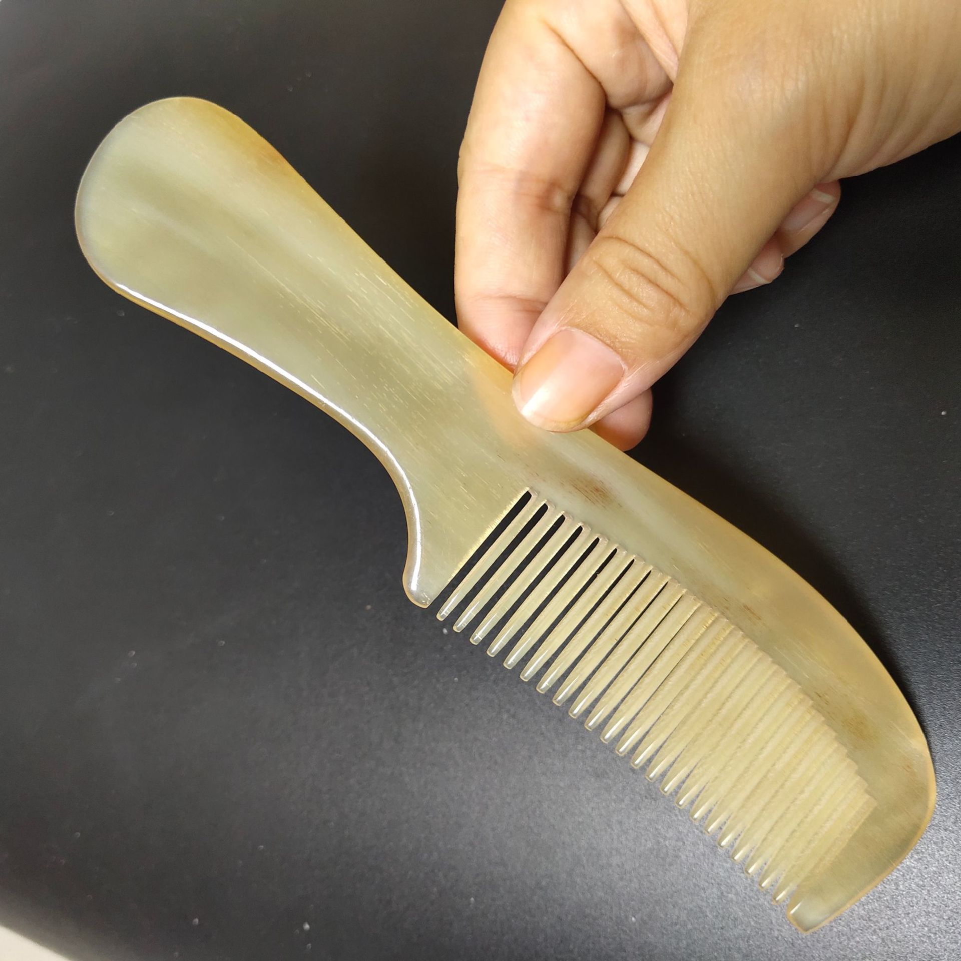 天然精品牛角梳女家用大号长发专用梳子头部经络按摩羊角梳