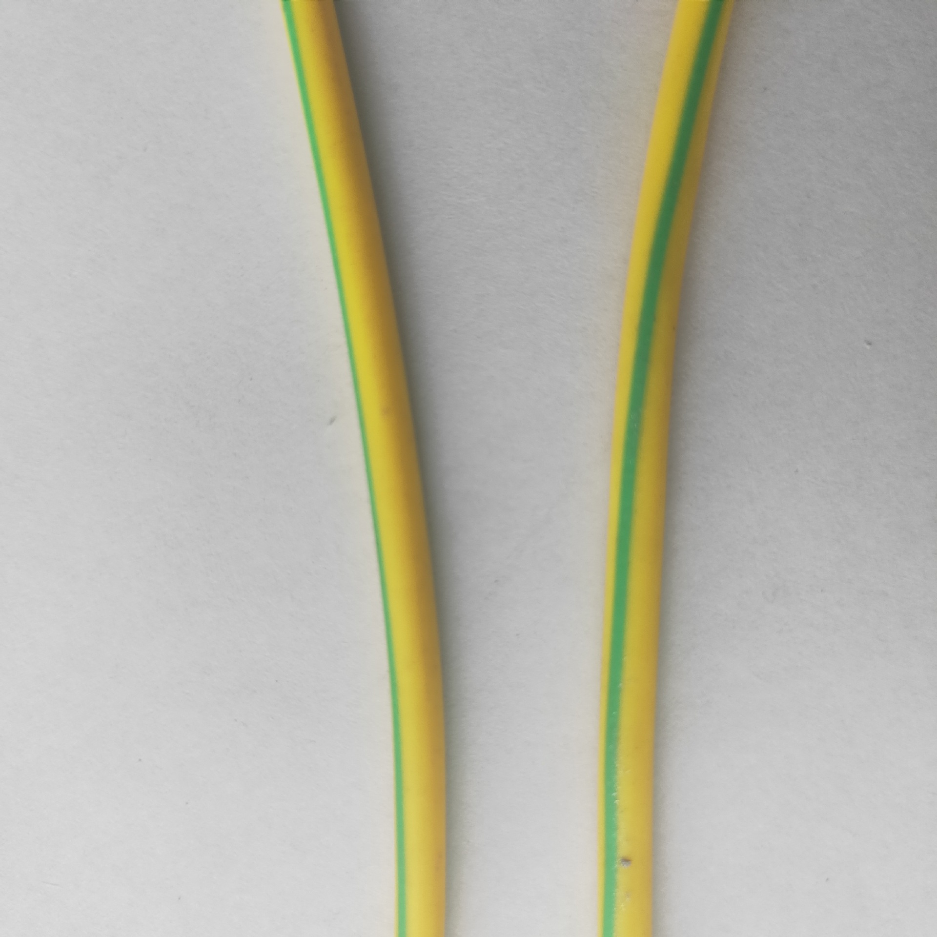 黄绿接地线 桥接跨接连接线 2.5/4平方双色铜线光伏板接地线