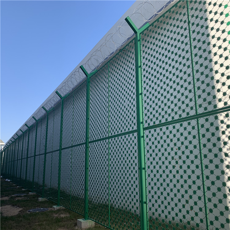 青岛监狱y型防攀爬防护钢网墙 监狱围墙防护铁丝围栏 高度刺片网