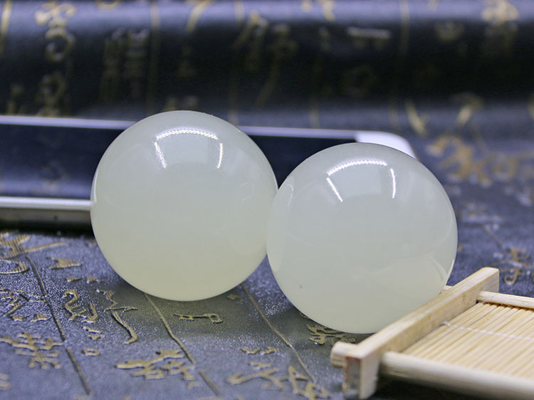 批发天然冰种玉石球玉石把玩球手把件送长辈玉球玉器把玩直播货源-阿