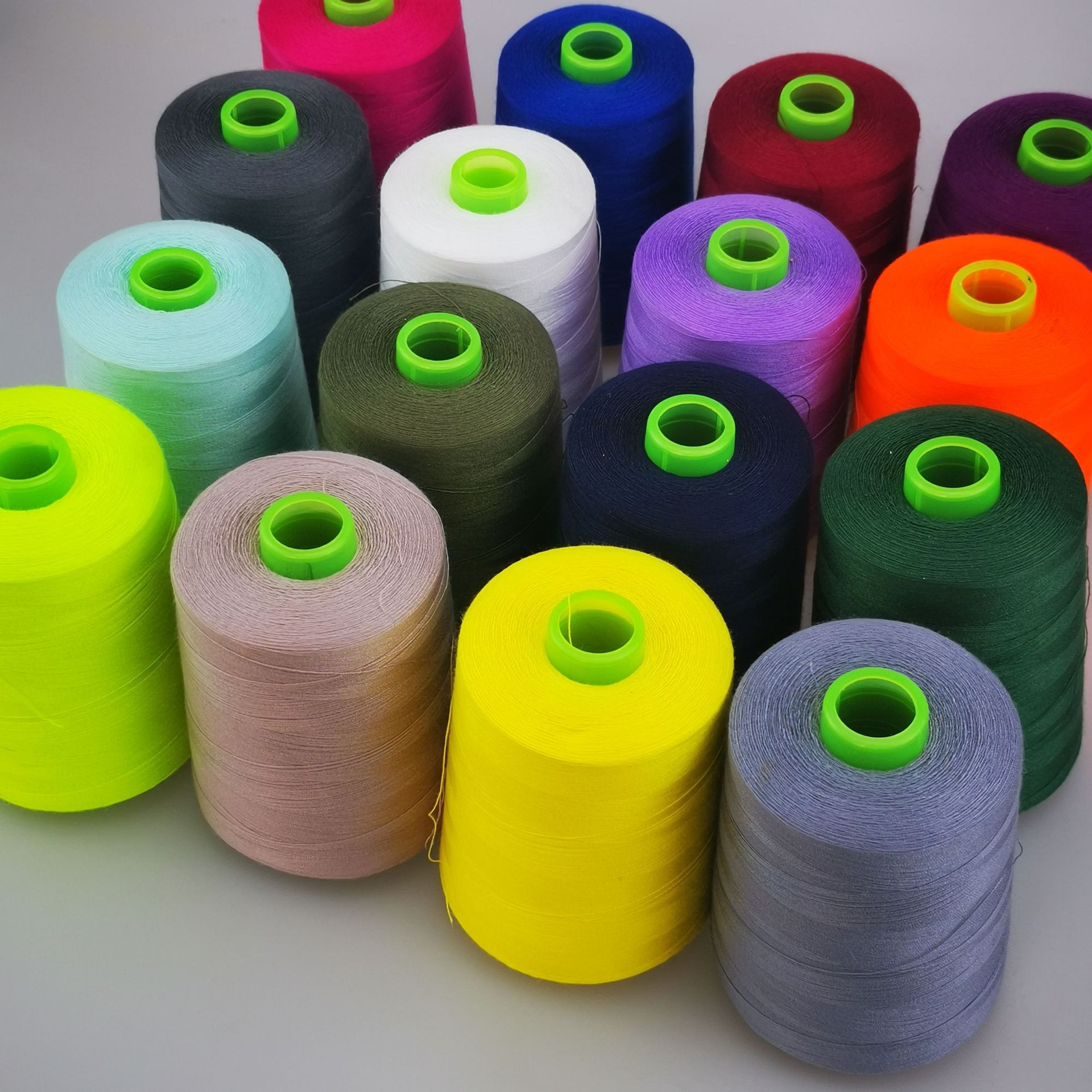 8000码高速涤纶缝纫线 402大卷细线工业家用平车锁边拷边线批发
