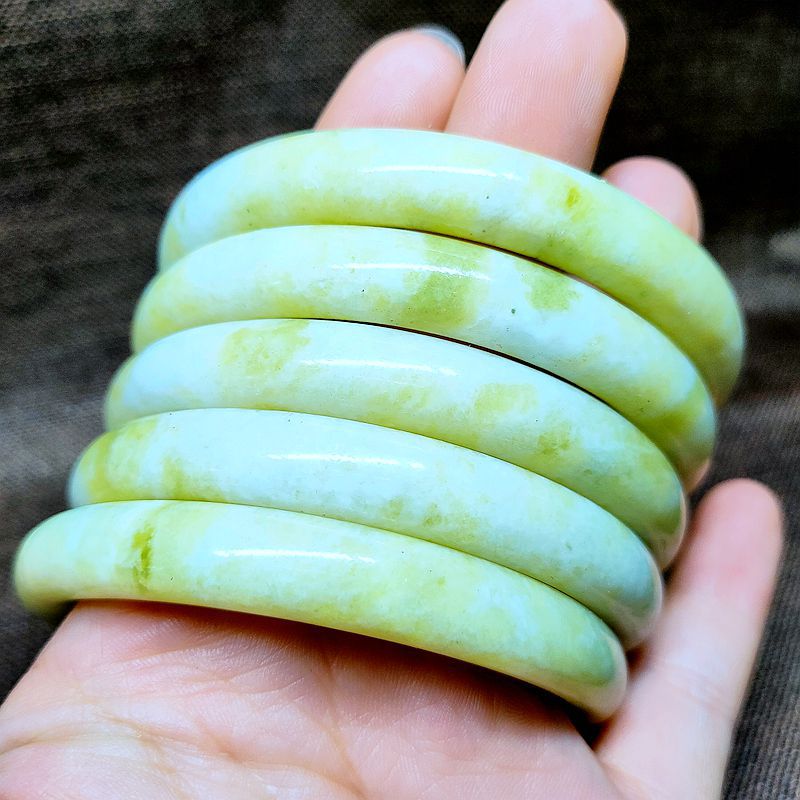 工厂直销正品蓝田玉飘花镯子细圆条姜花蓝田玉女士礼品玉石手镯