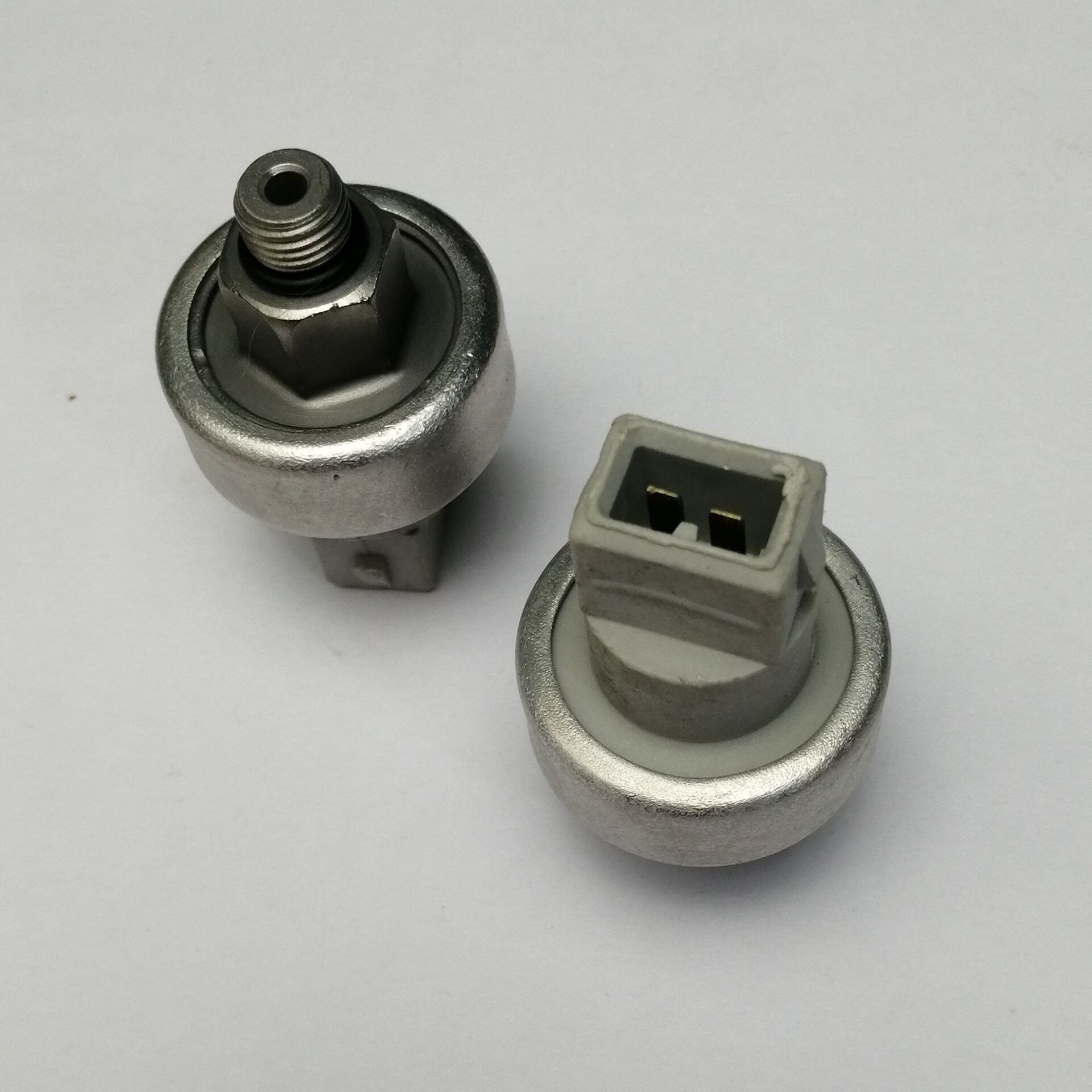 适用于福特马自达动力转向压力开关传感器pss4e5tz-3n824-a