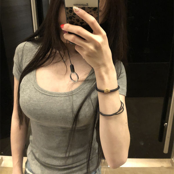 低胸新款打底衫