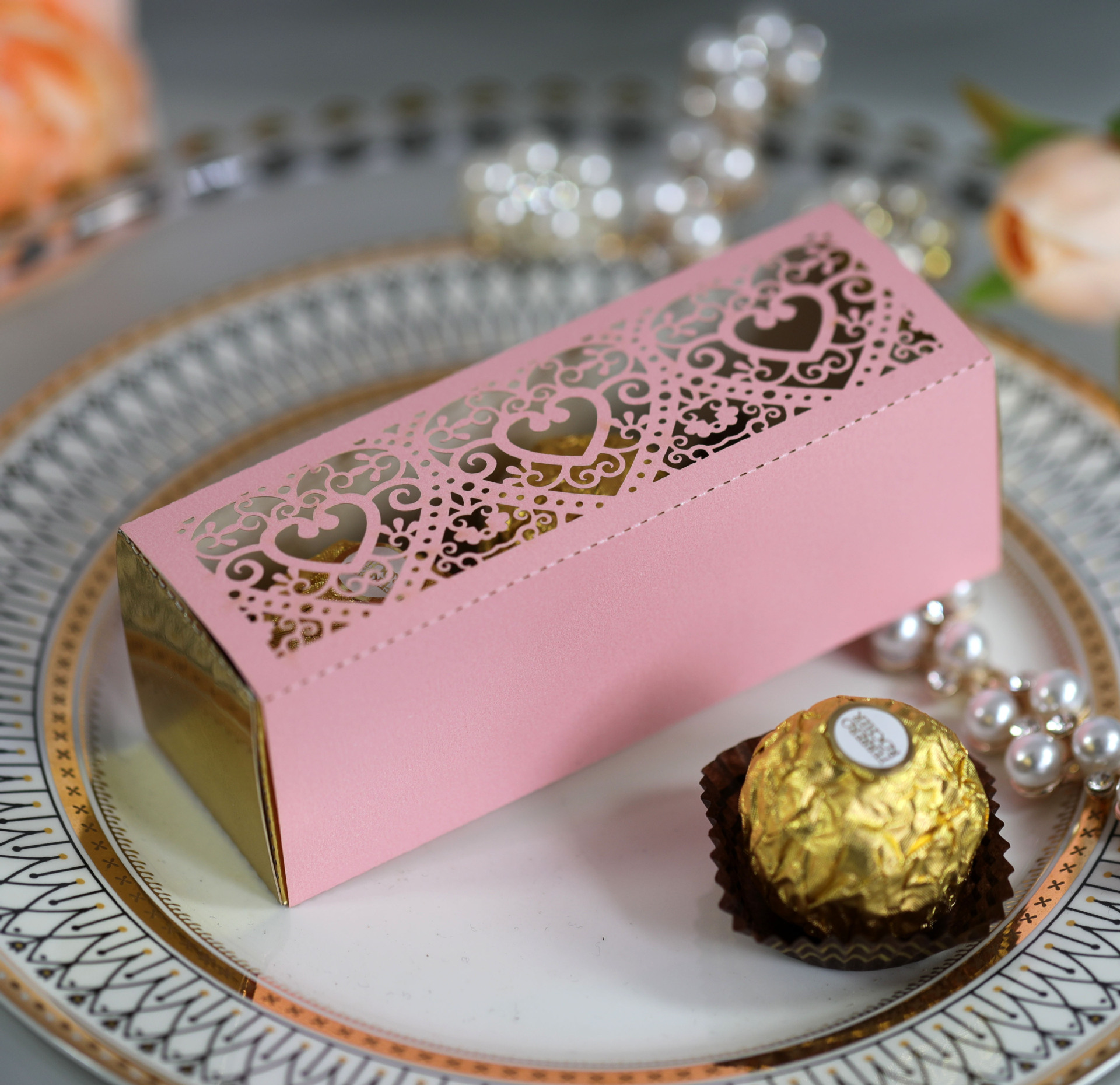 情人节反光纸银色爱心喜糖盒 结婚激光镂空费列罗巧克力纸盒批发