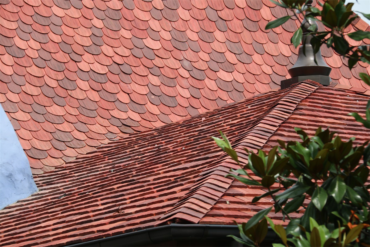 厂家直销仿真合成屋脊陶瓦 屋顶装饰合成瓦 古建筑中式一体仿古瓦-阿