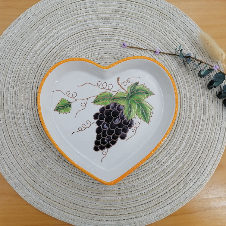 陶瓷餐具工厂直销高温釉下彩手工彩绘8寸心型烤盘