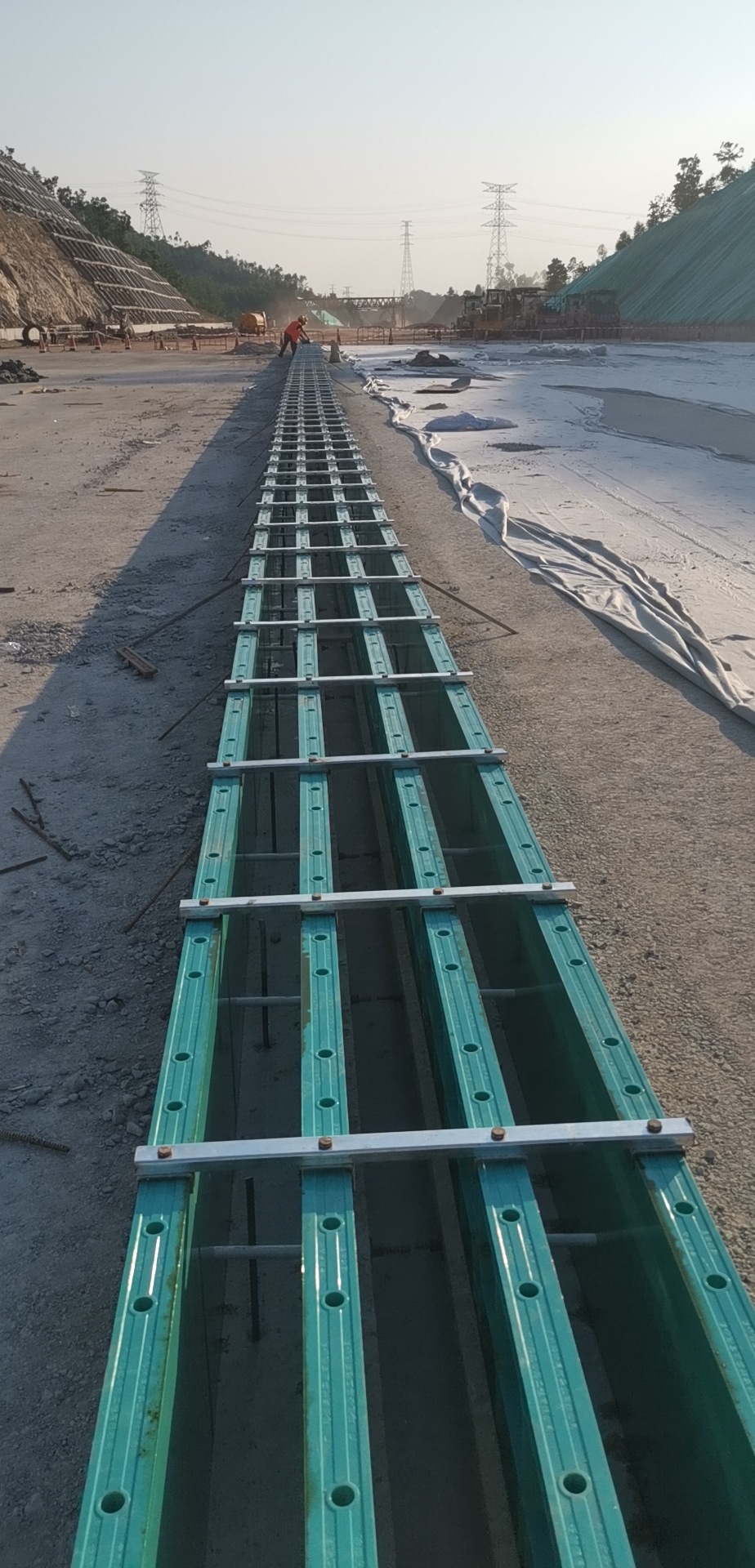 新型高效安全建筑塑料模板价格公路工程板材耐压耐腐排水沟专用