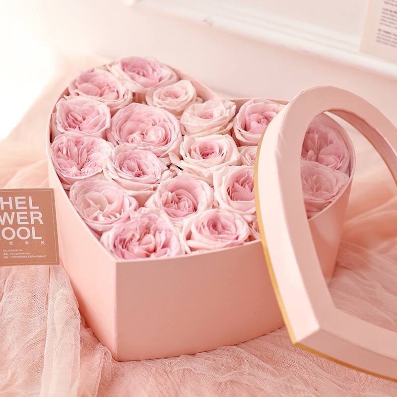 玫瑰花心形盒子