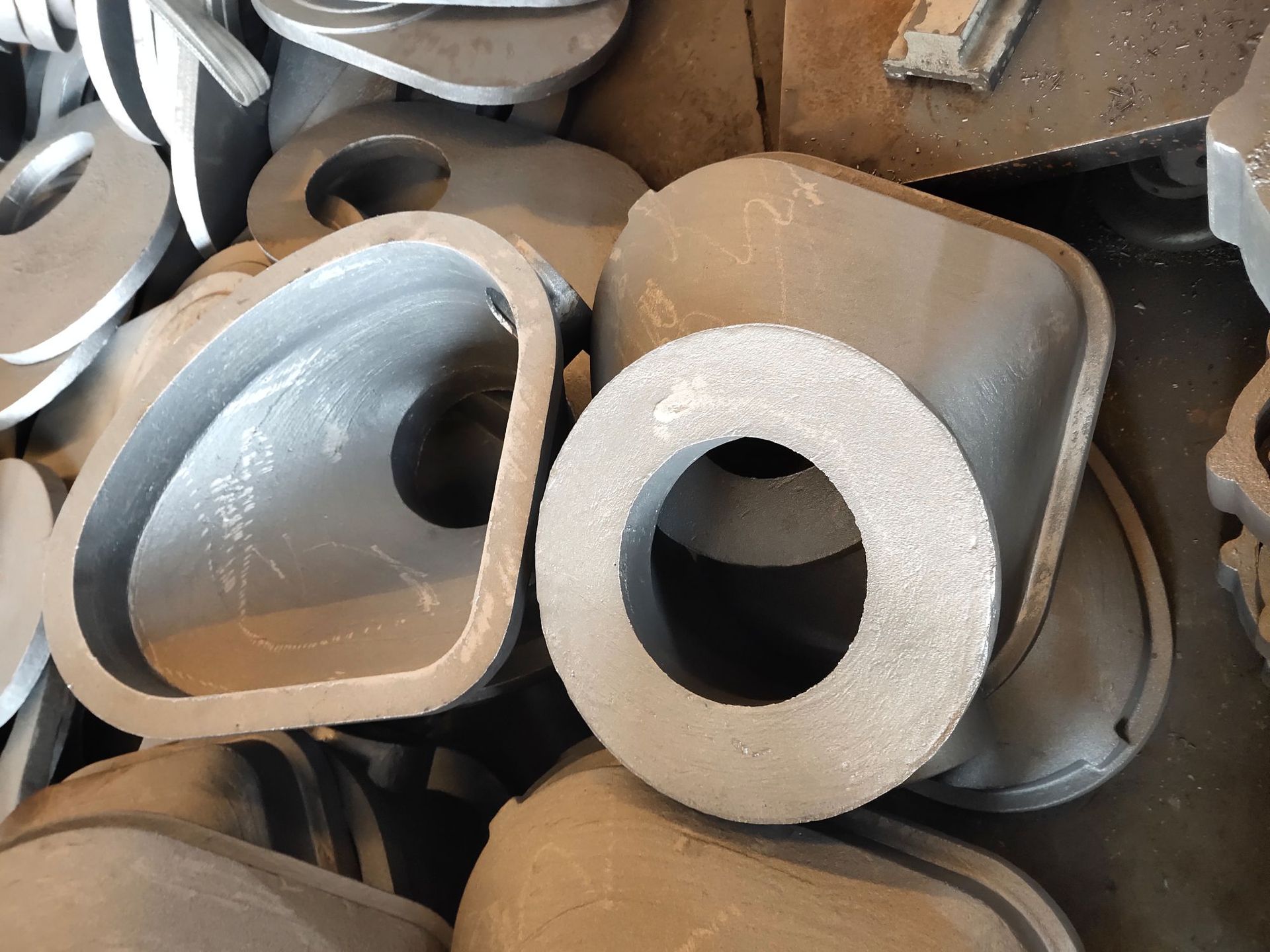 专业生产铁铸铁球墨铸铁机械配件汽车配件铸铁件来图定制毛胚加工