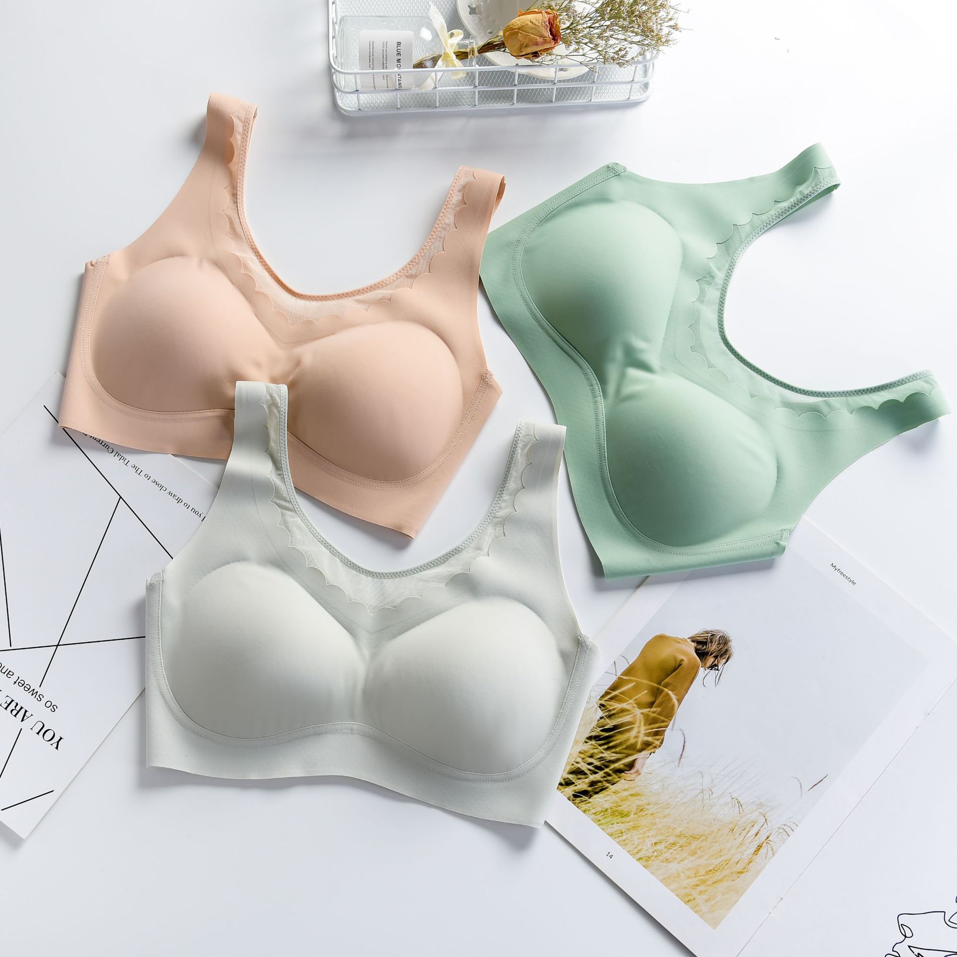 现货秒发原版泰国乳胶文胸女无痕网纱边性感聚拢内衣运动防抖背心