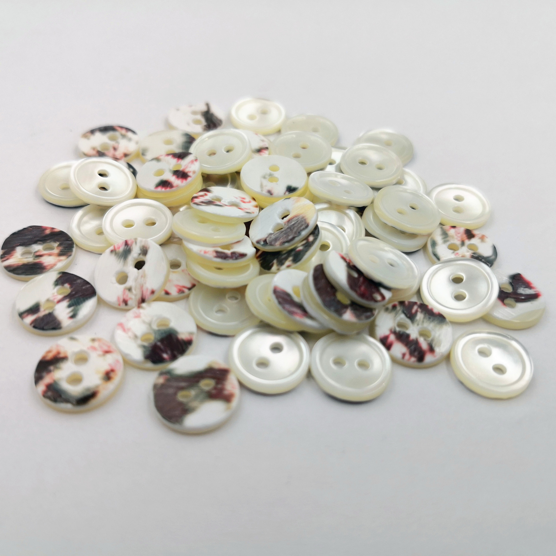 厂家直销 圆形细边两眼马蹄螺 塔罗扣 淡水贝壳扣马氏贝 衬衫纽扣