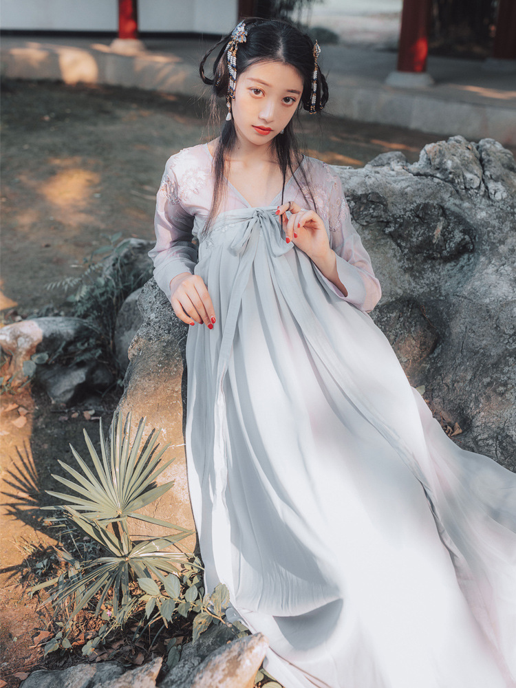 淡雅古装汉服女齐胸日常改良汉元素中国风素色套装学生艺术表演服