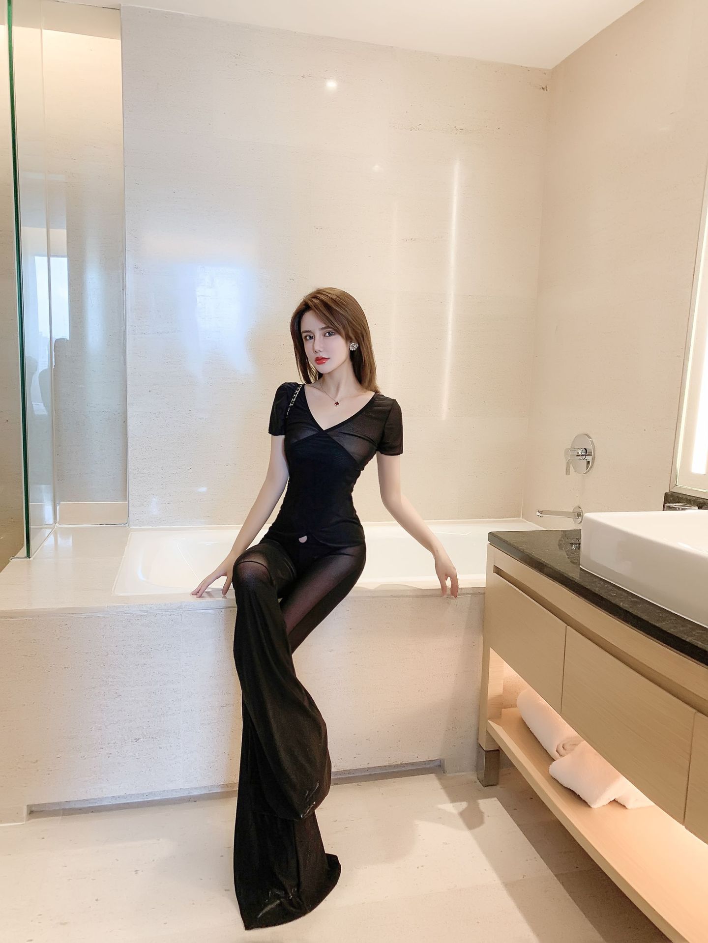 新款低胸露胸名媛气质酒店性感工作服夜场女装ktv佳丽套装遮肚子