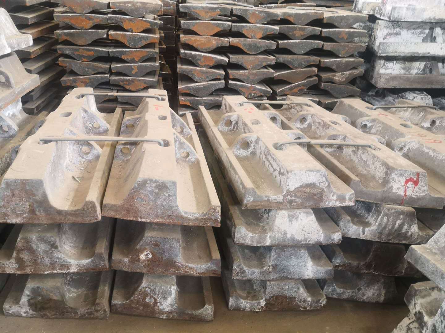 中国黄金集团配套半自磨机衬板