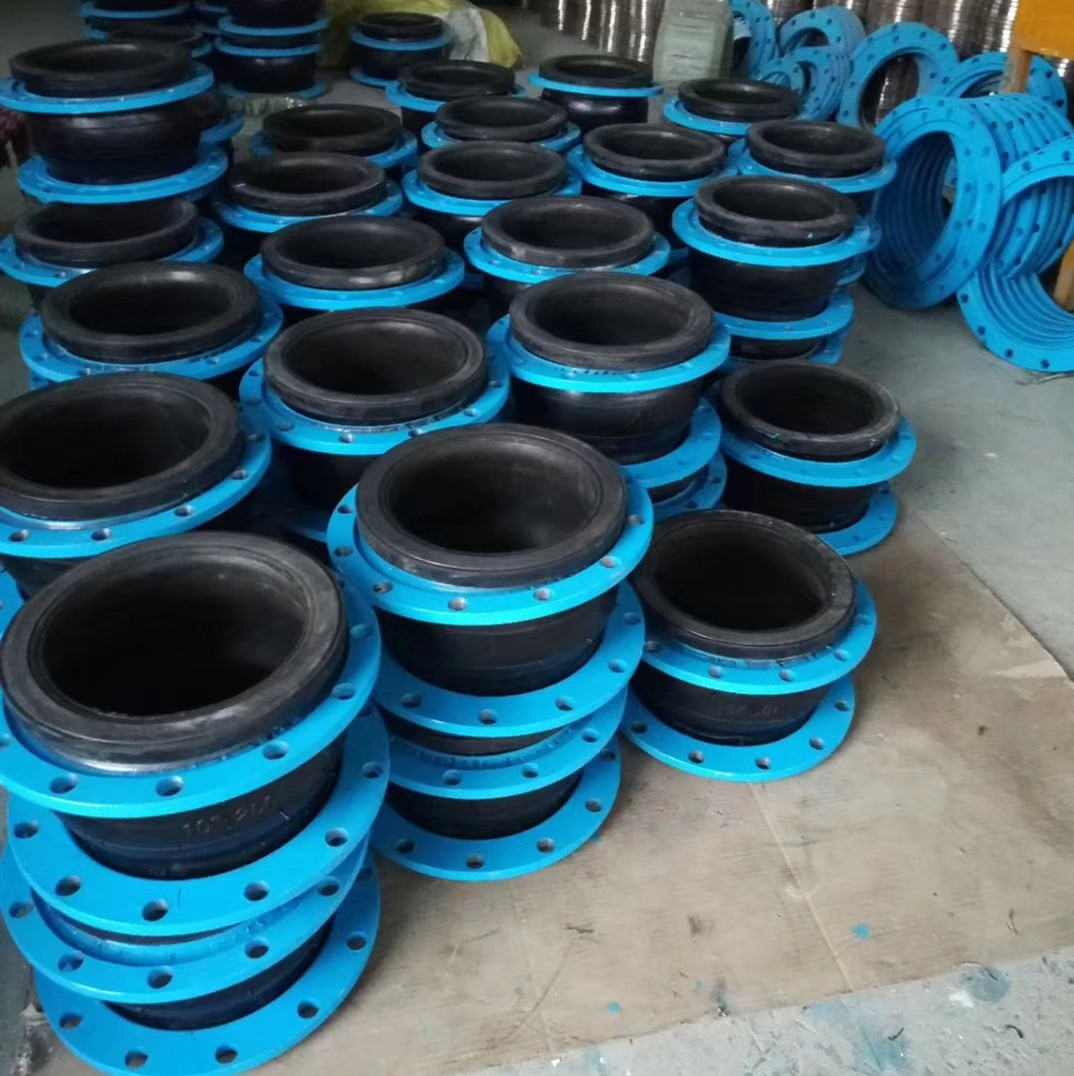 对焊弯头,三通,弯管,异型管,承插,锻制,对焊,平焊法兰管件产品的工厂