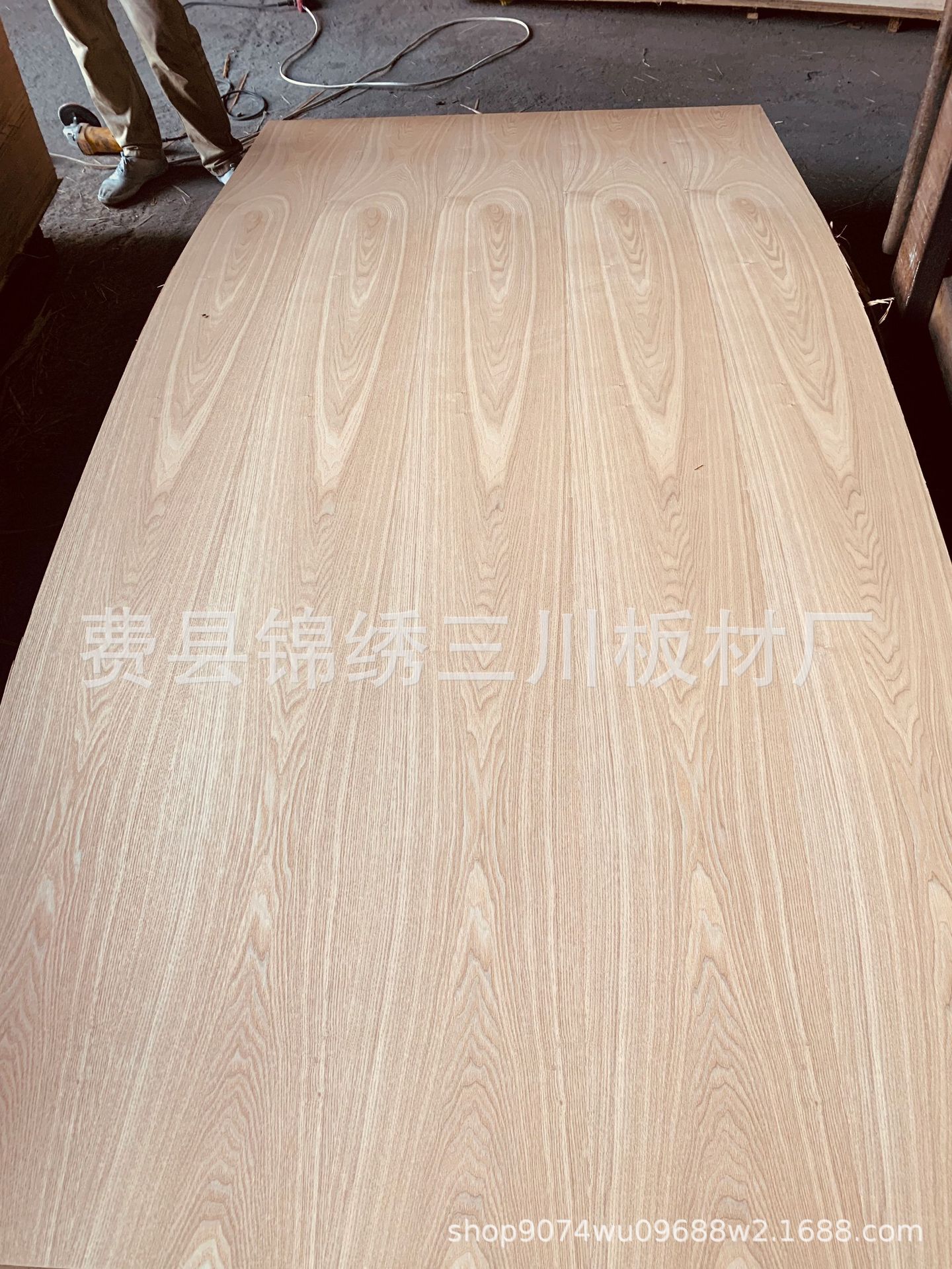 水曲柳花纹木皮贴面板 定制木饰面装饰板 装修工程酒店uv密度板