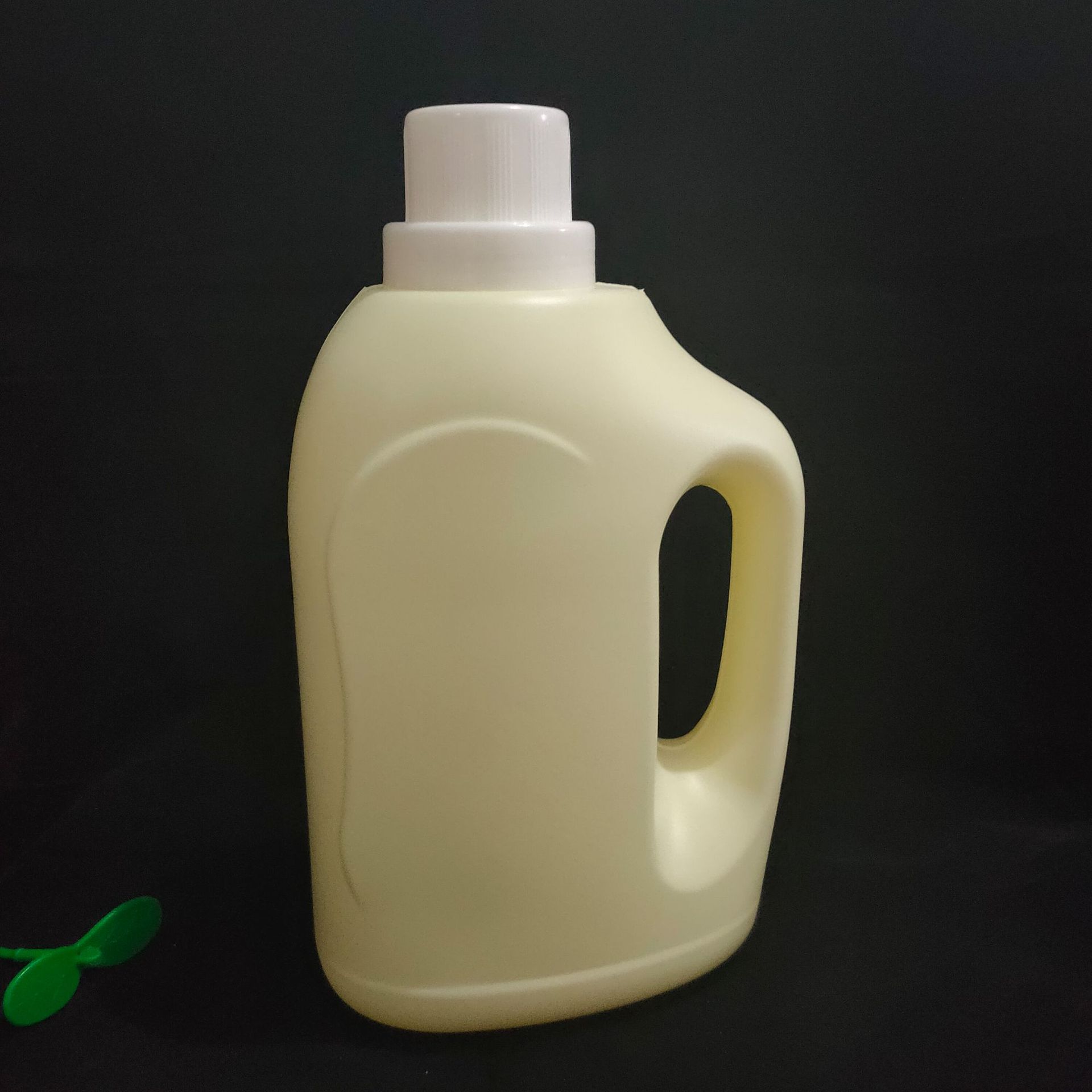 厂家生产供应洗衣液塑料瓶2l3l塑料包装瓶