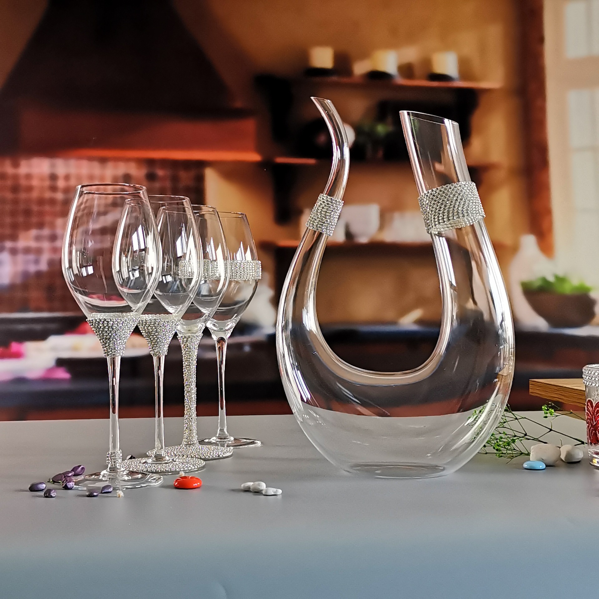 工厂定制奢华镶钻天鹅造型醒酒器红酒杯套装