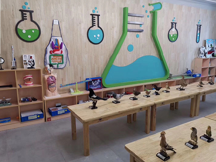 幼儿园科学实验室探索发现无皮鼓太阳能发电梵天塔人体发电喊泉