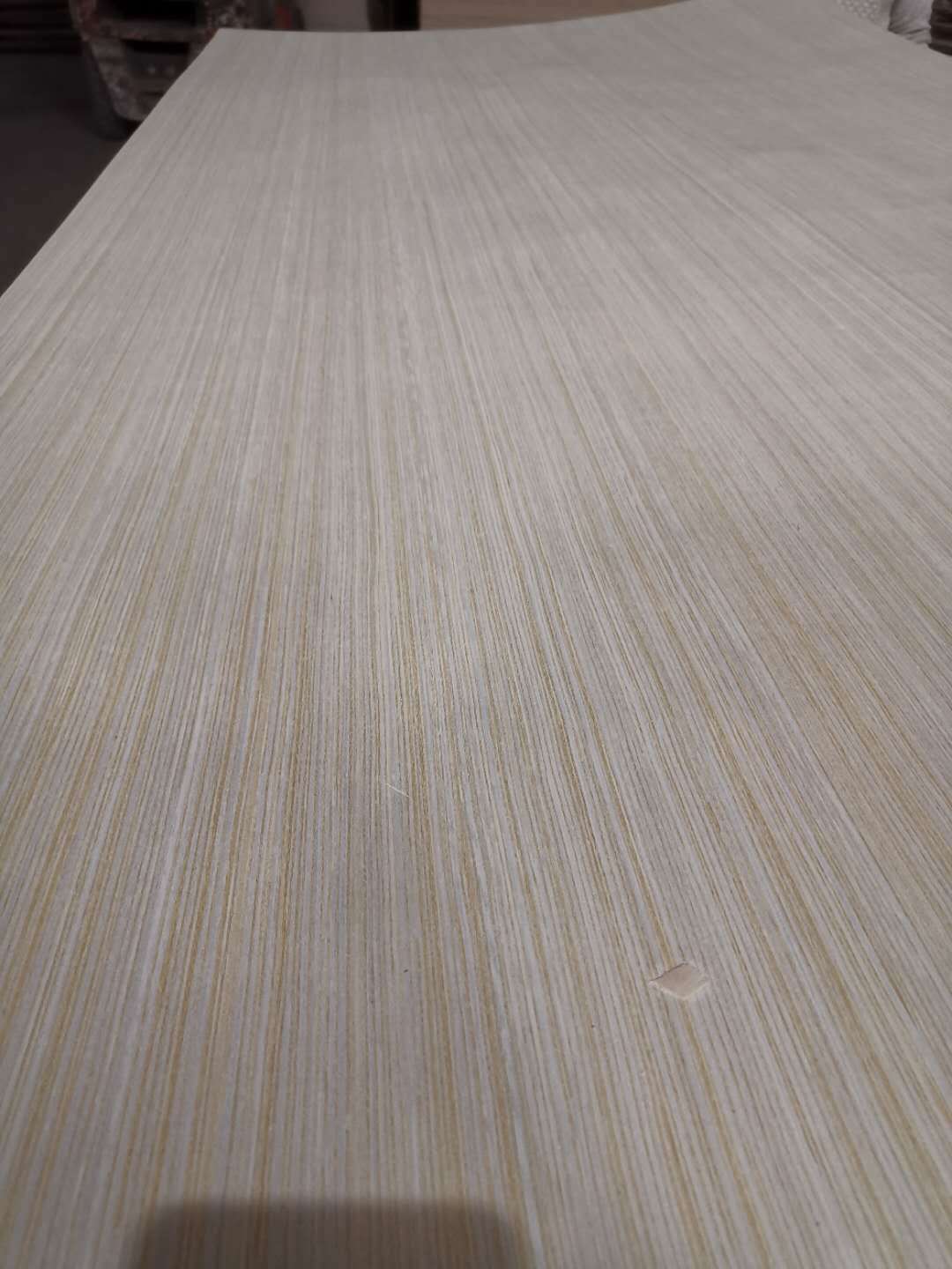 厂家生产定制红玫瑰科技木皮三合板多层夹板平整度好颜色鲜艳