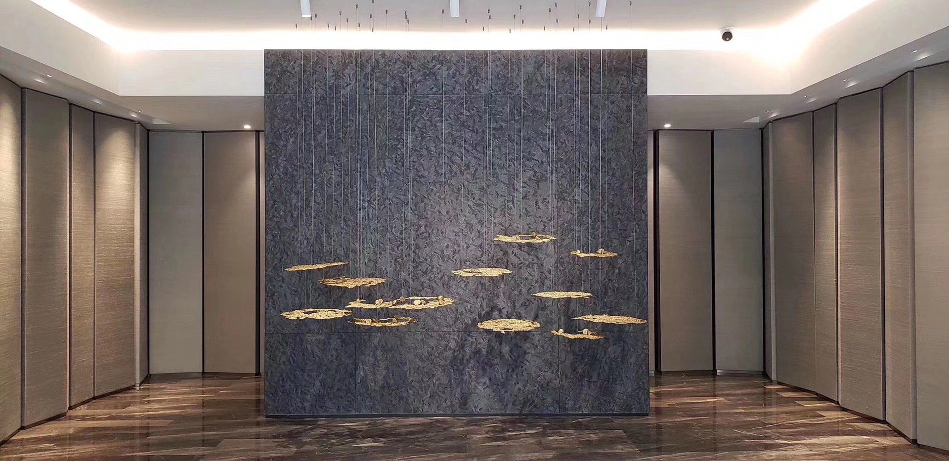 厂家直销巴西奢黑石石花岗石金麻台面橱柜面板地板石材背景墙