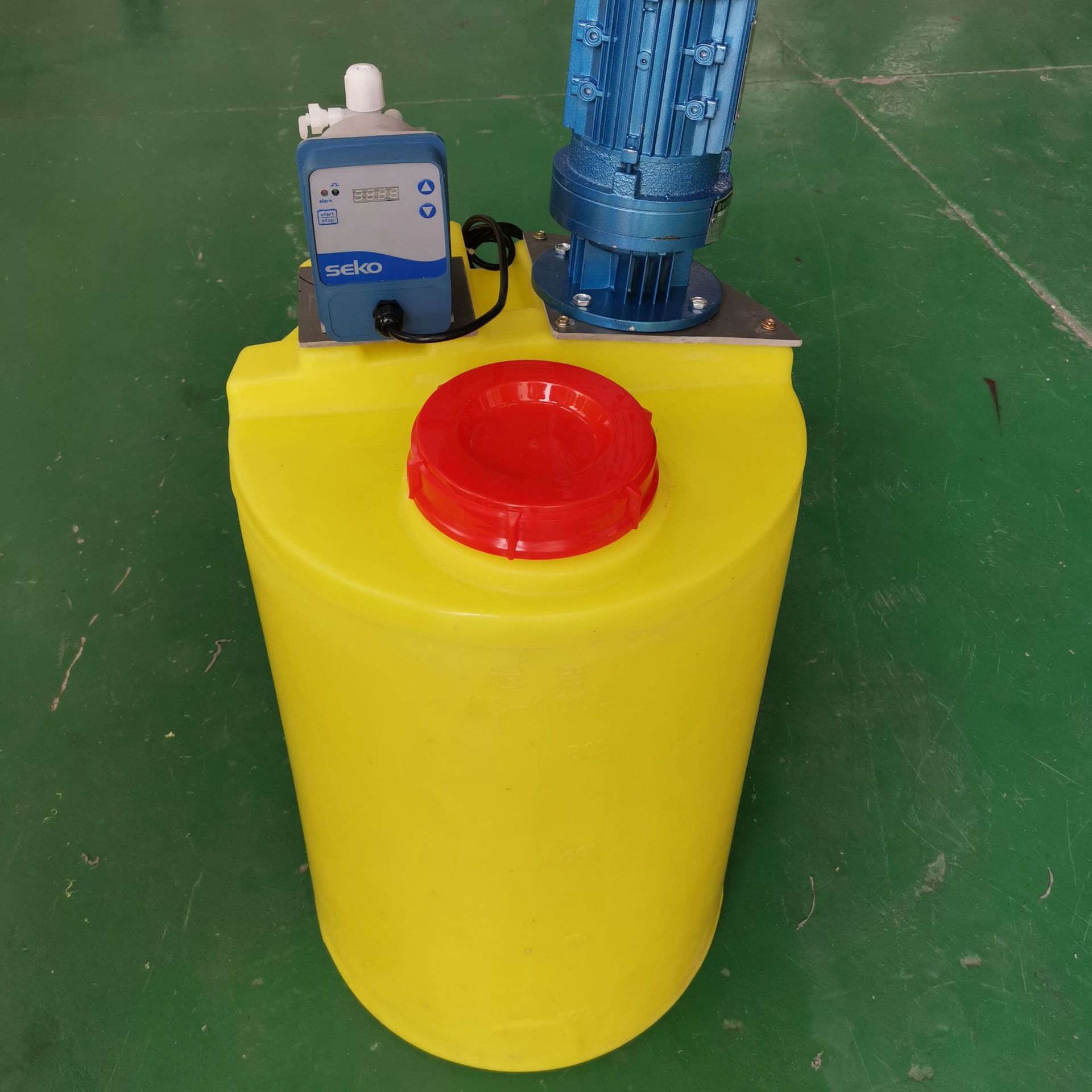 厂家直供药箱 200l 300l平底加药箱 储药罐水处理塑料药剂桶