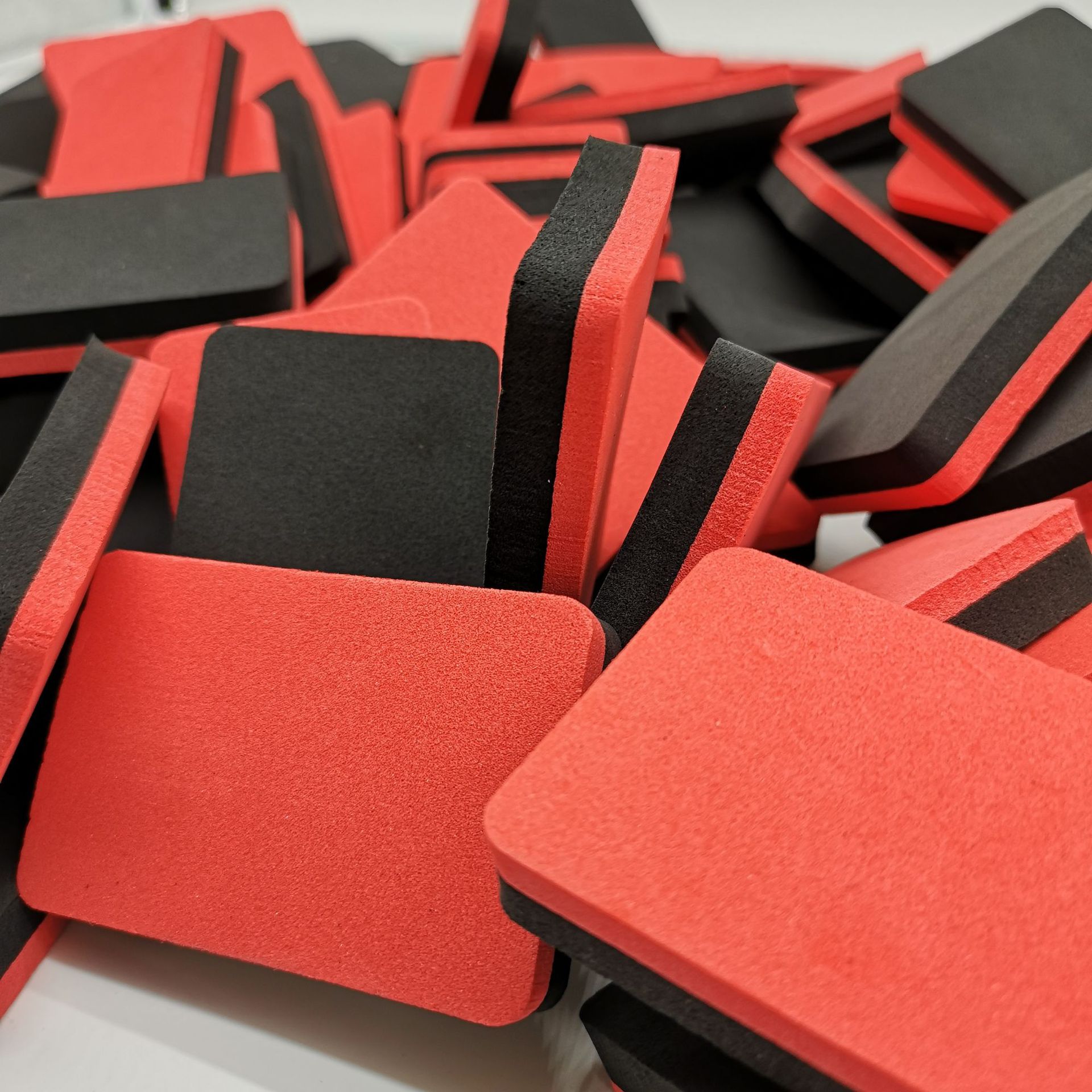 吸水不掉渣eva贴合乳胶海绵可吸附白板带磁性办公用