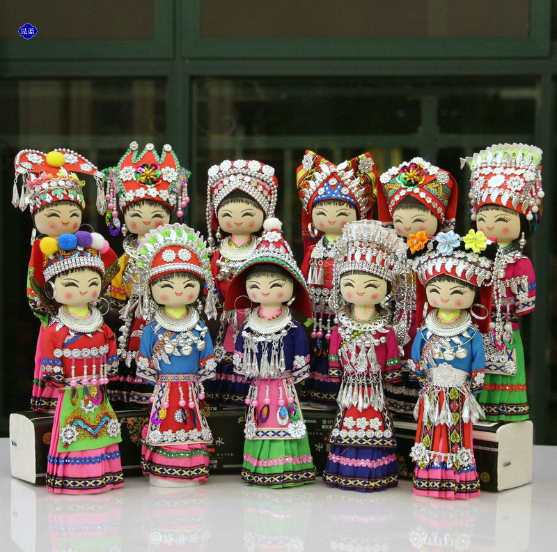 特色云南银饰少数民族娃娃桌面木偶摆件儿童礼物旅游纪念工艺品