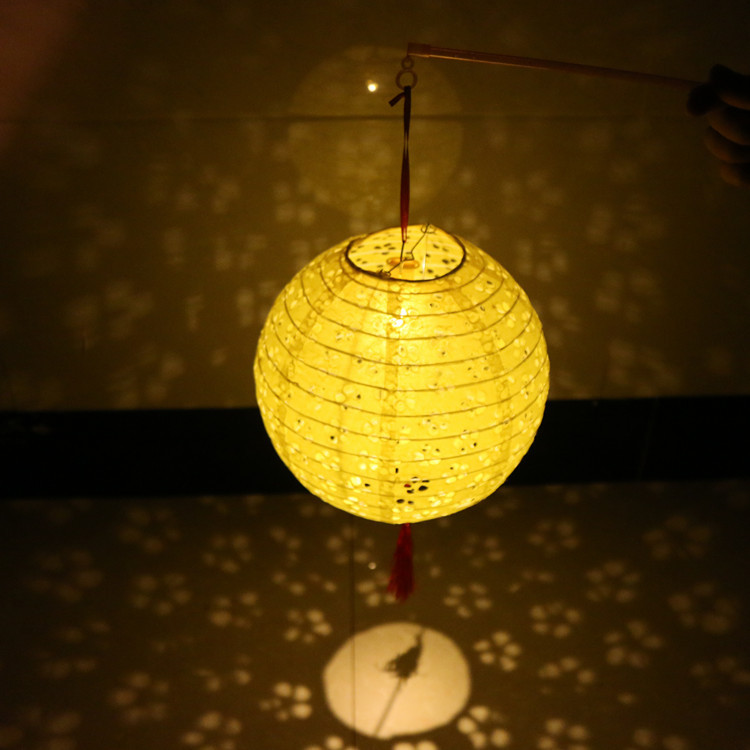 冬瓜形镂空灯笼 椭圆形落水纸灯笼 古典复古舞台手提发光灯笼