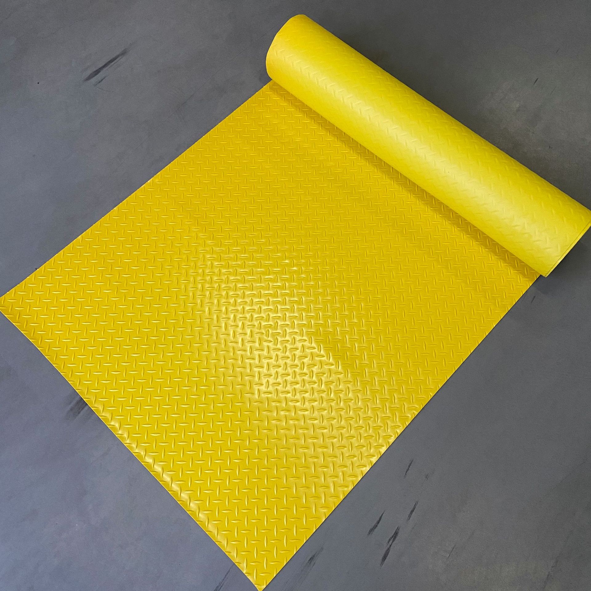 pvc塑胶防滑地垫仓库车间楼梯地胶浴室厨房地板革人字纹地毯