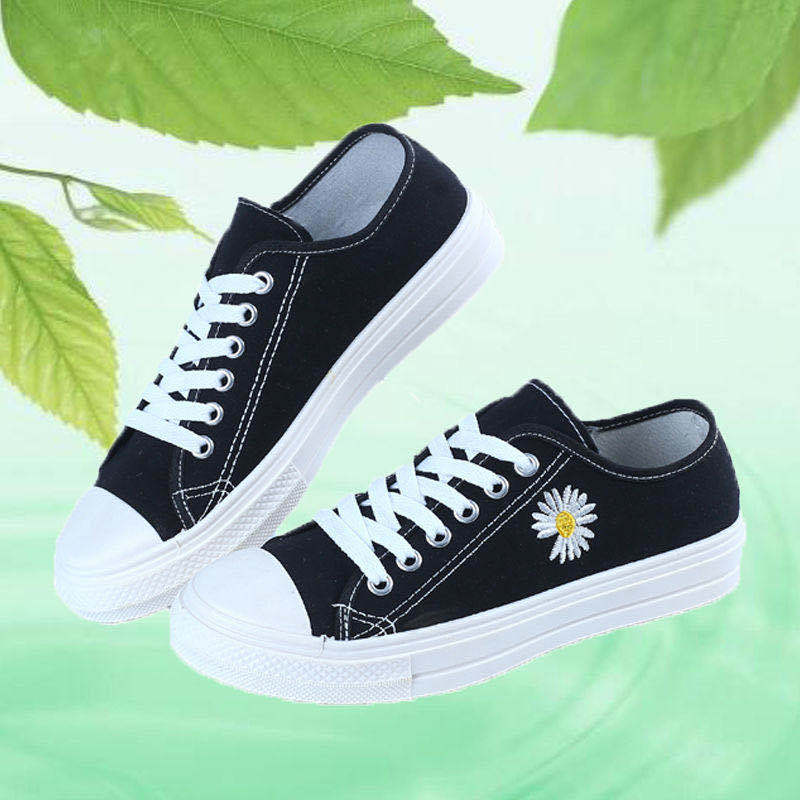 One Piece Dropshipping Spring Summer Canvas Shoes Female Students Comfortable Casual Flat Skateboard Shoes Little Daisy Lace-up Platform Pumps