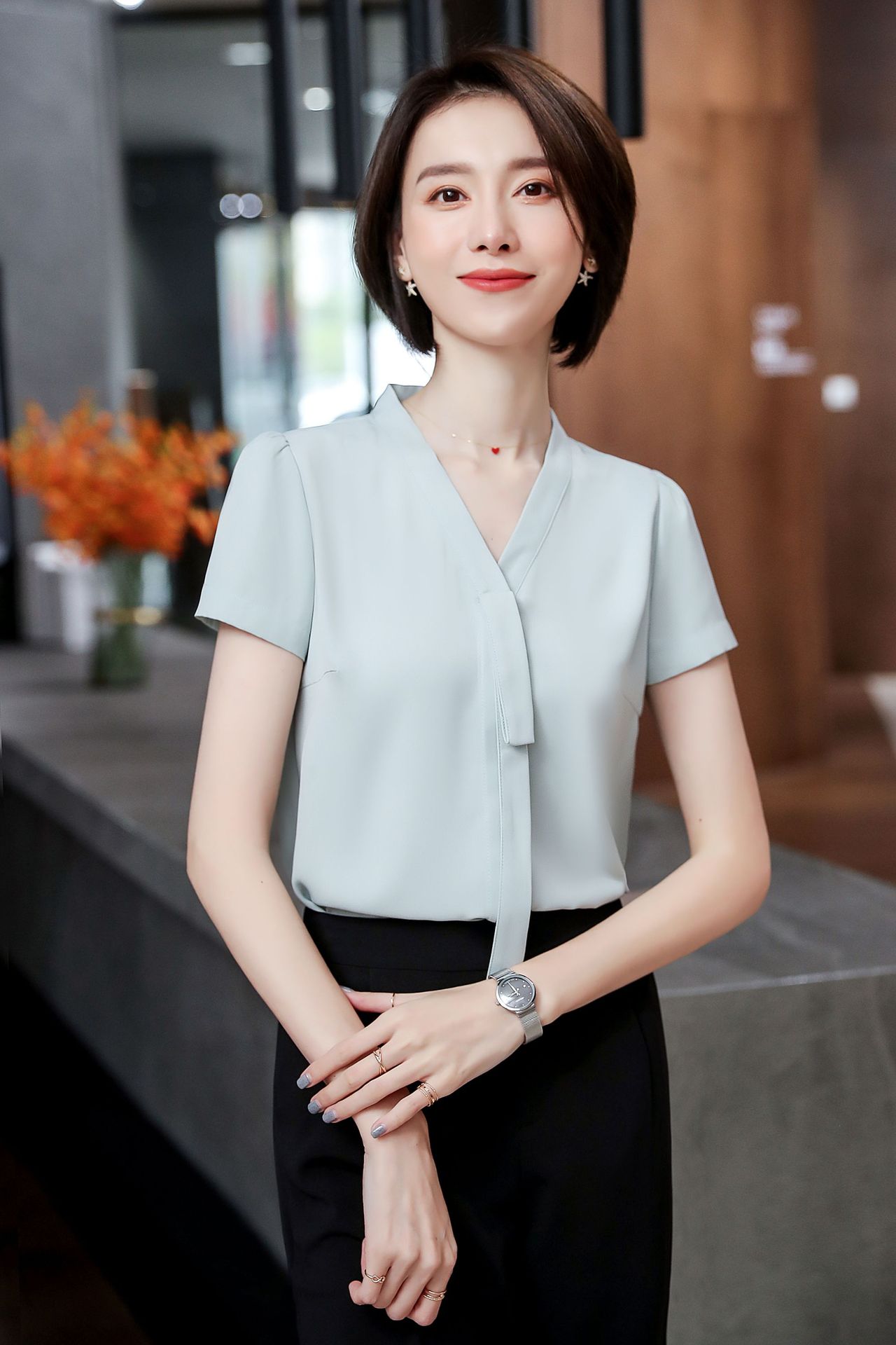 夏季短袖v领雪纺衬衫女新款宽松百搭职业装衬衣女白色系带上衣