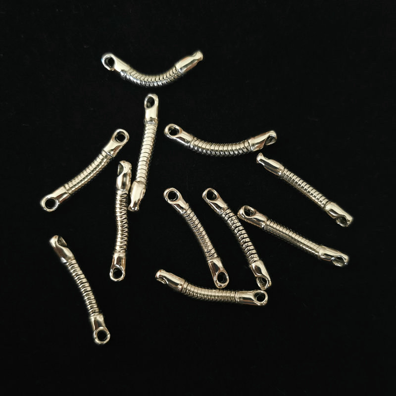 Hip Hop Style Snake Bones Chain Decorative Pendant Silver Necklace Chicken Buckle Bag Necklace Single Chain Clavicle Chain Electroplating Snake Chain