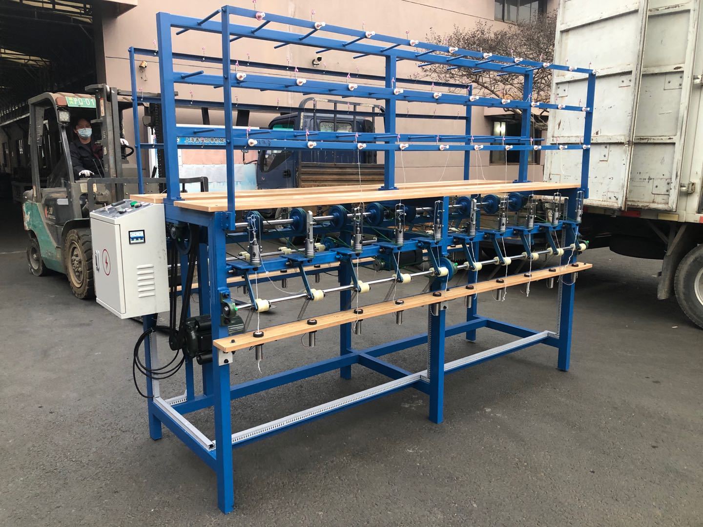 香海牌高速口罩带钩针机4-16针双排20个头钩针机变频调速加热定型