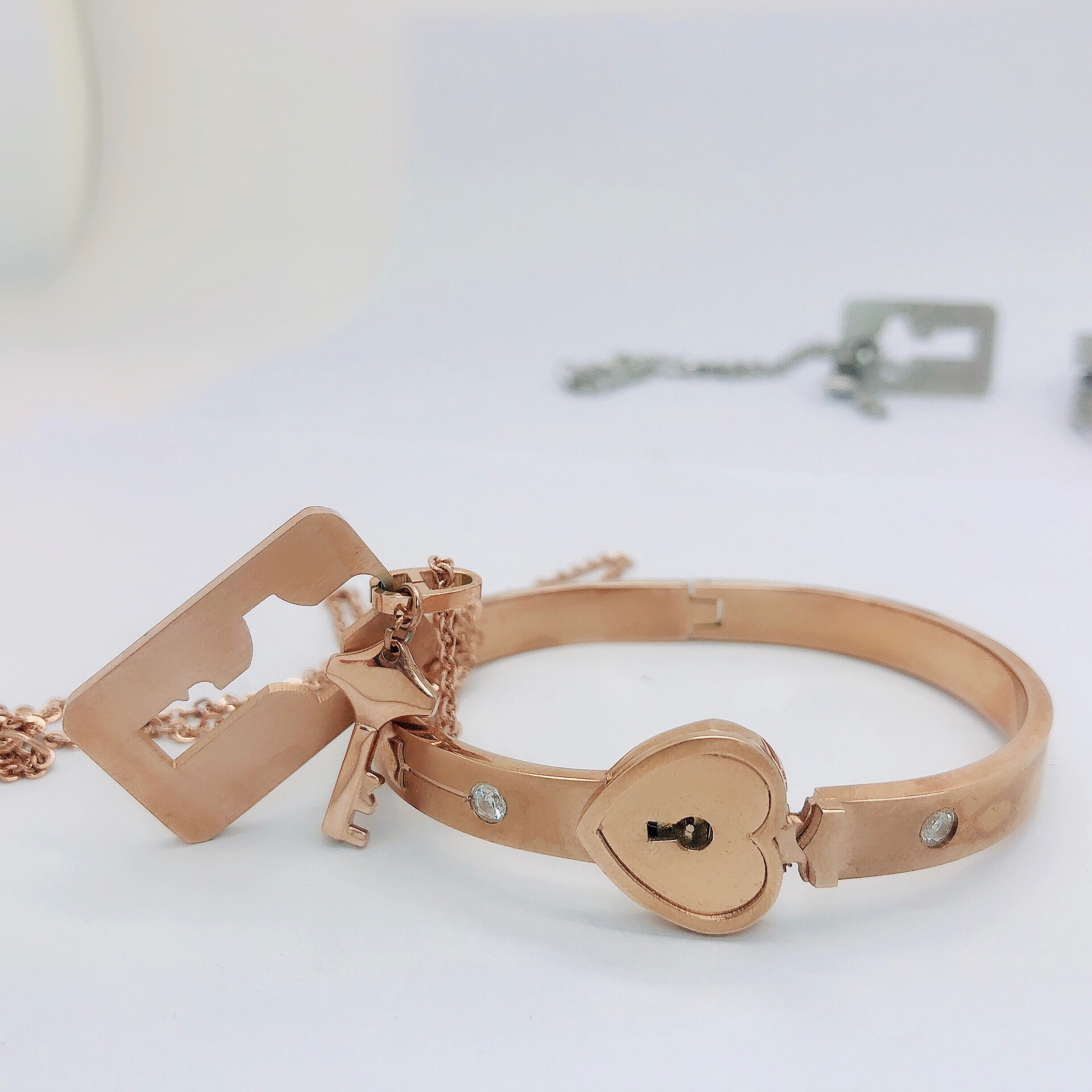 同心锁手镯项链情侣一对异地恋男女互锁钛钢手链礼物定制抖音同款