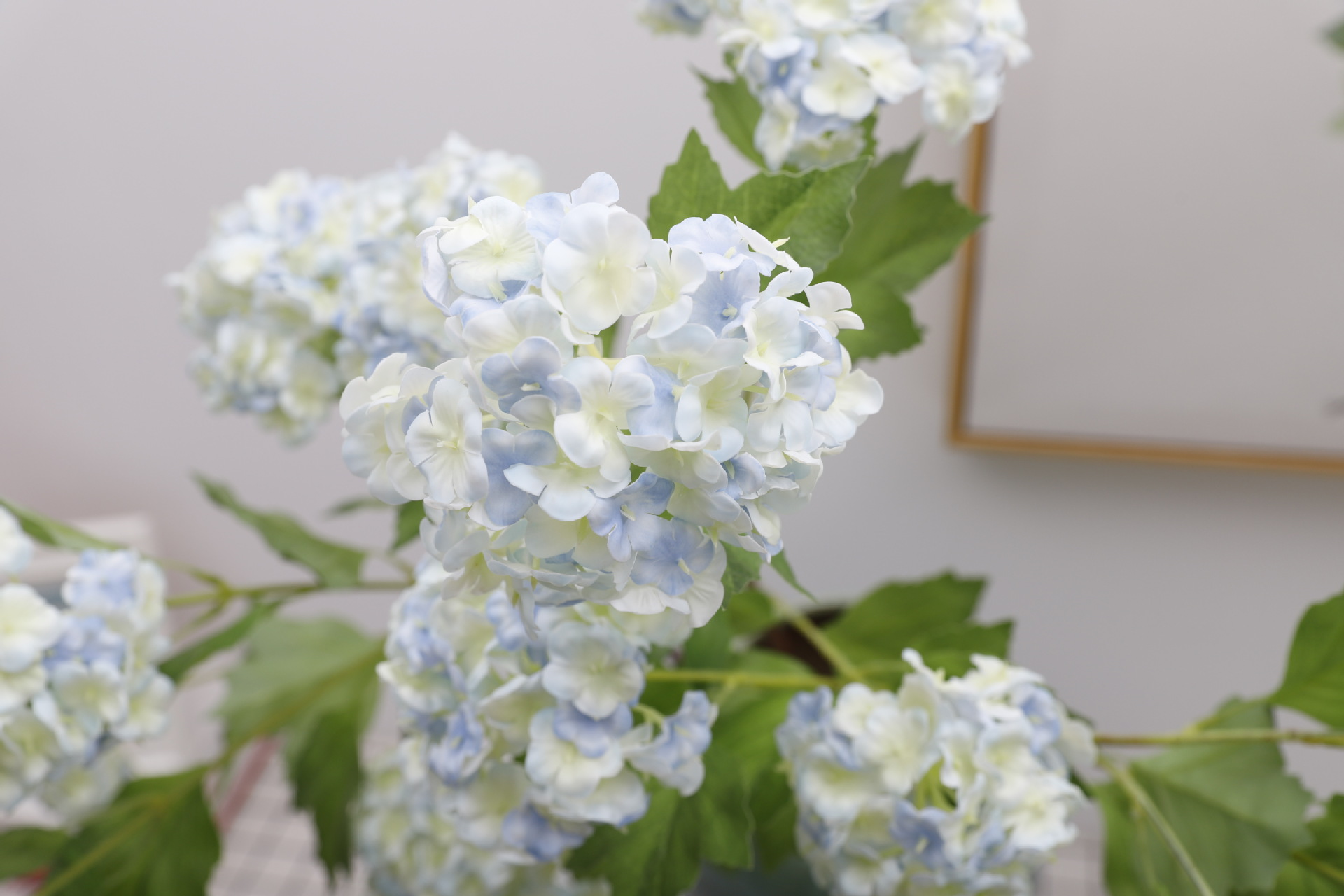 批发5头胶片雪球婚庆装饰绣球花束餐桌花摆件婚庆酒店橱窗装饰