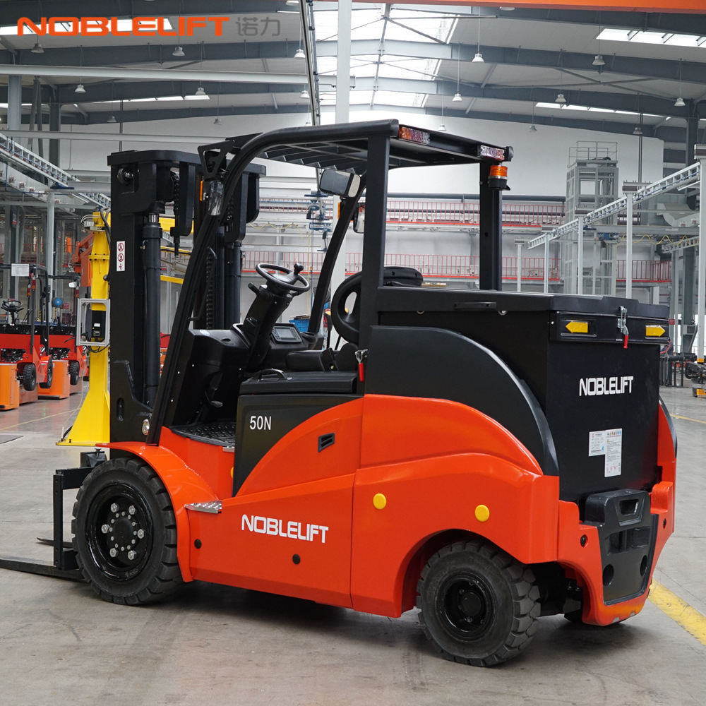 0t座驾电动叉车进口配置